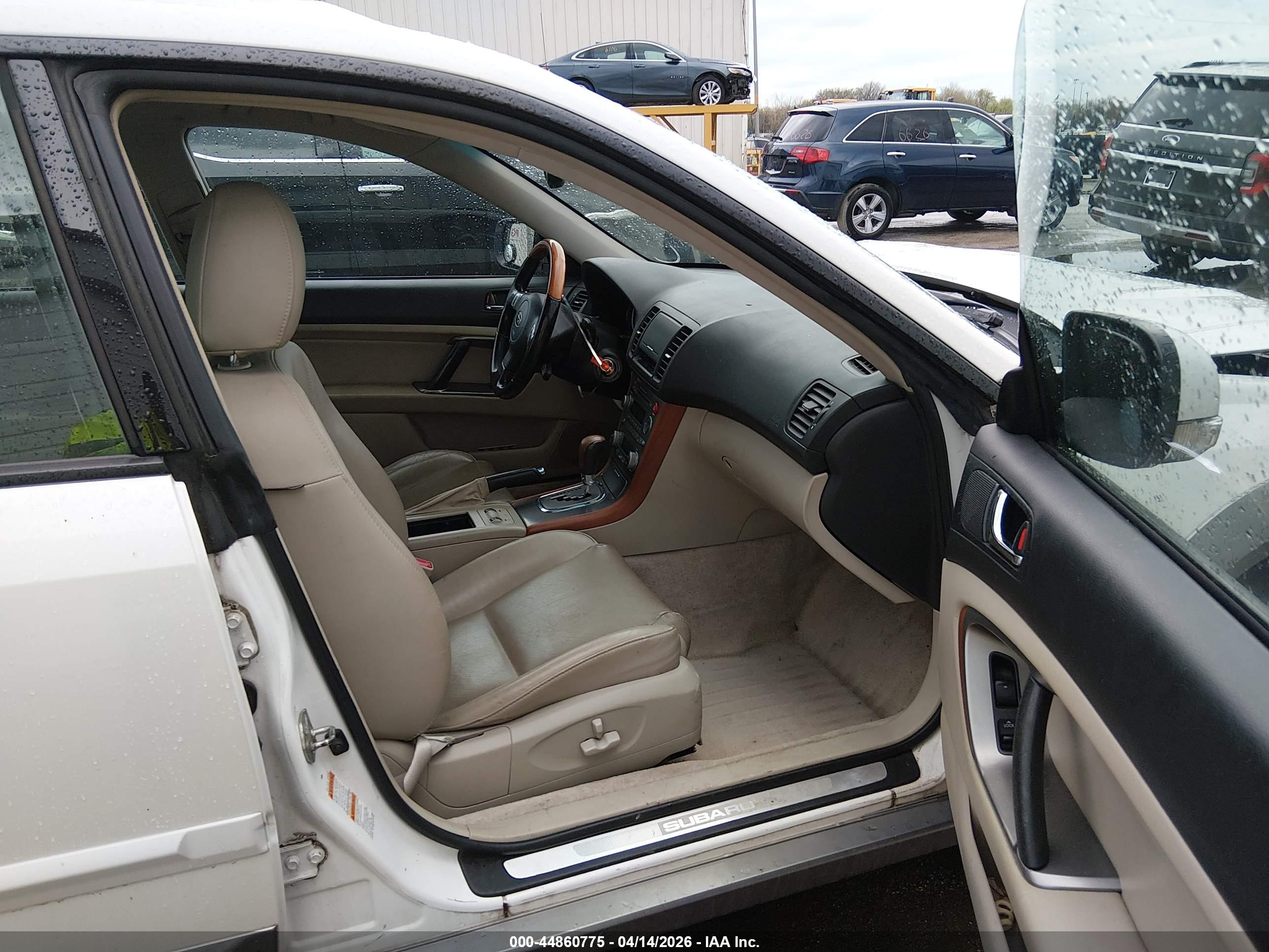 SUBARU OUTBACK image 5