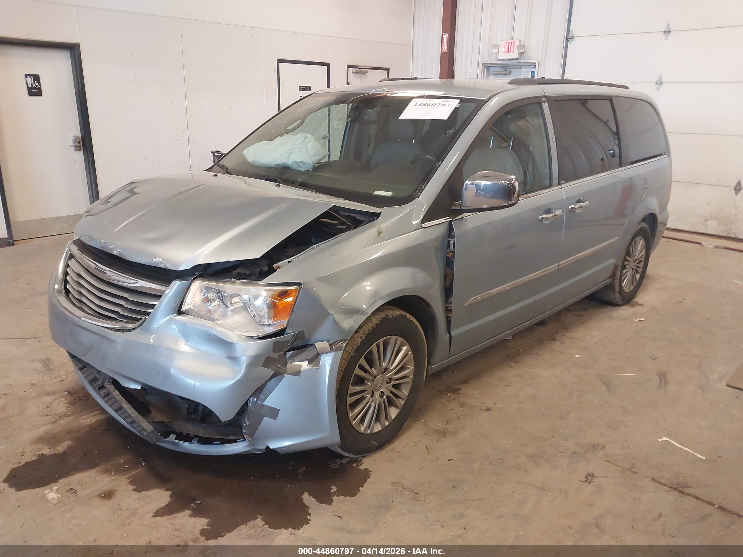 CHRYSLER TOWN image 2