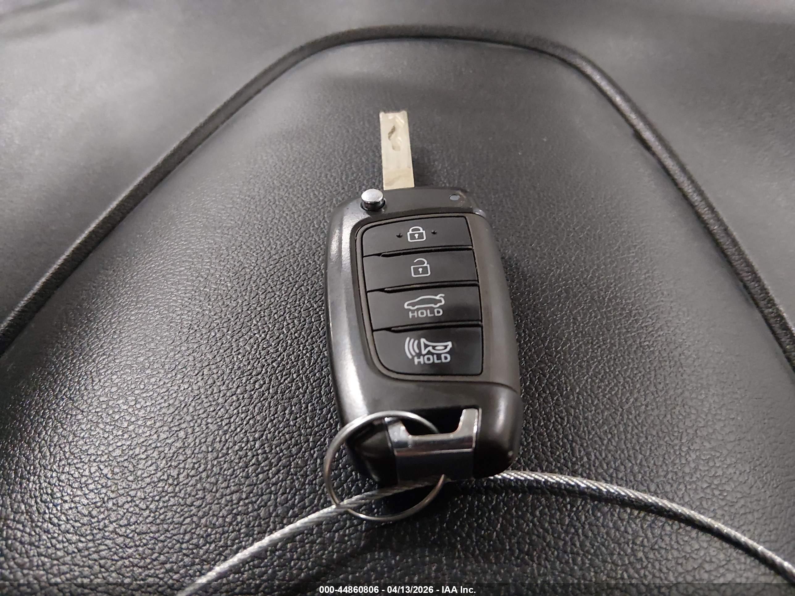 HYUNDAI ACCENT image 11