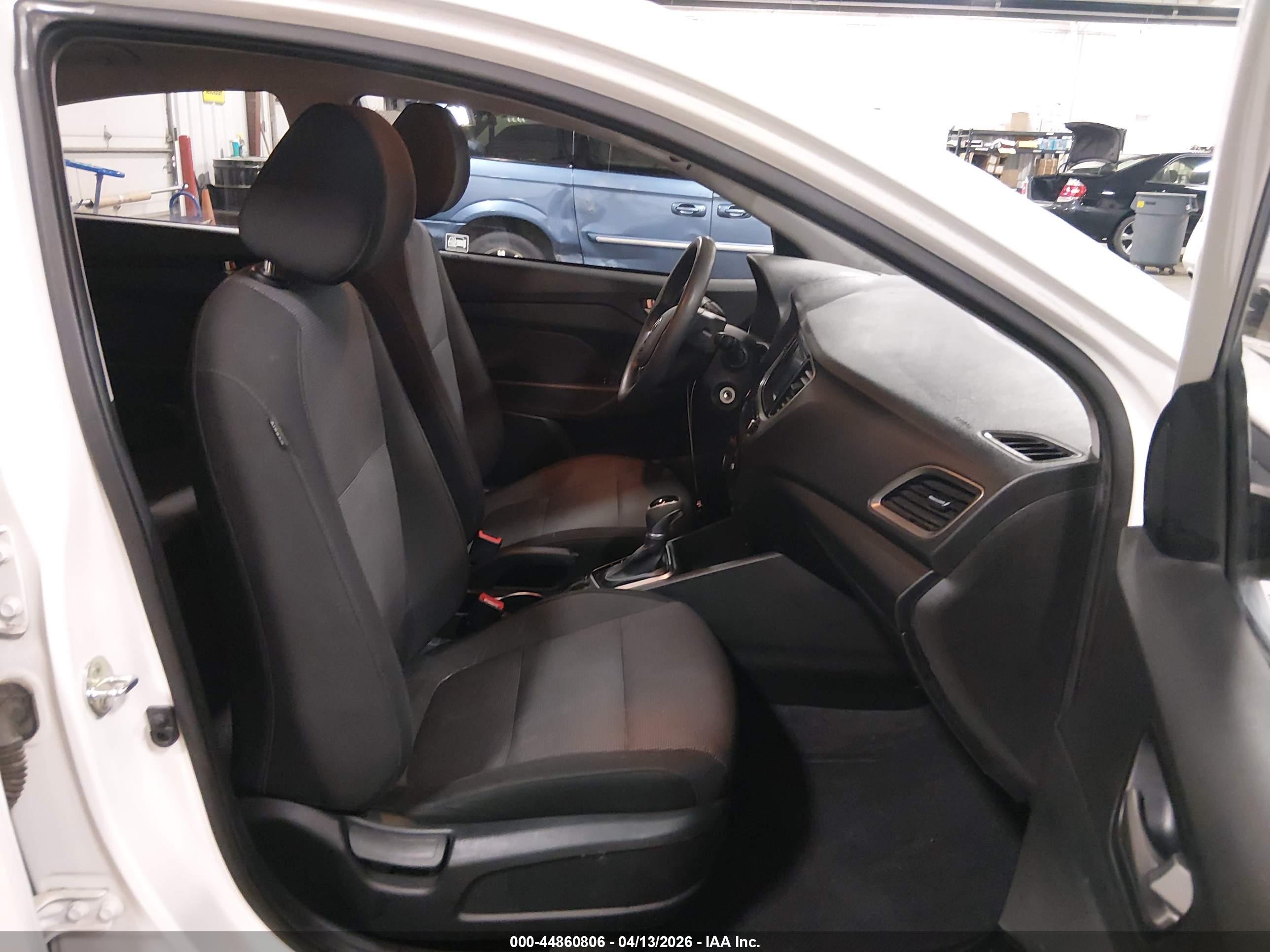 HYUNDAI ACCENT image 5