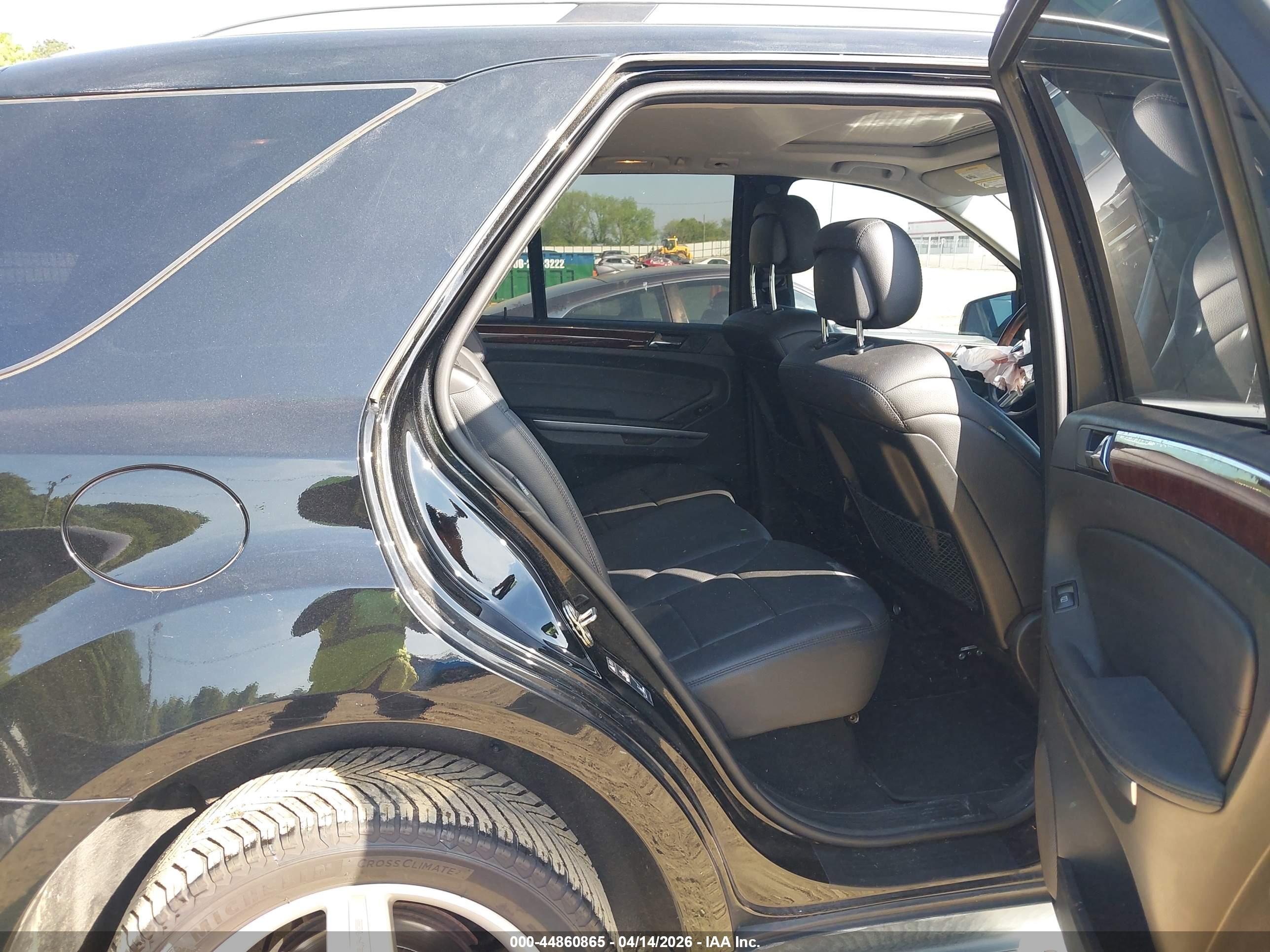 MERCEDES-BENZ ML image 8