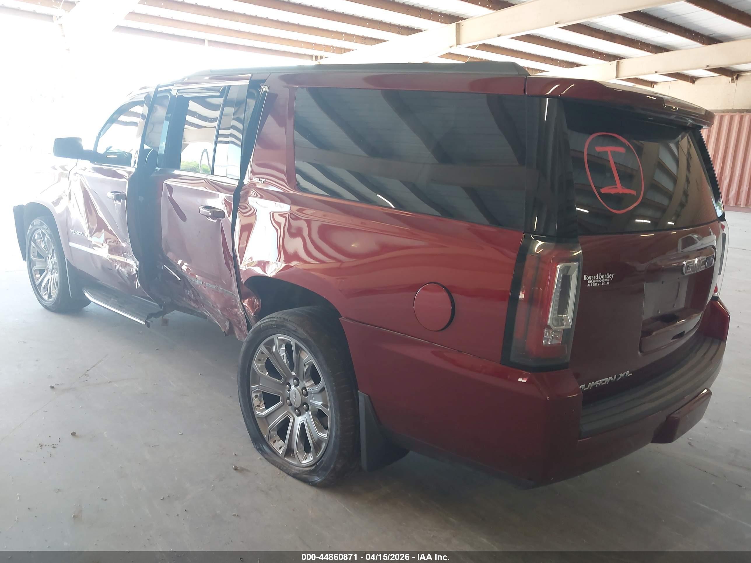 GMC YUKON image 3
