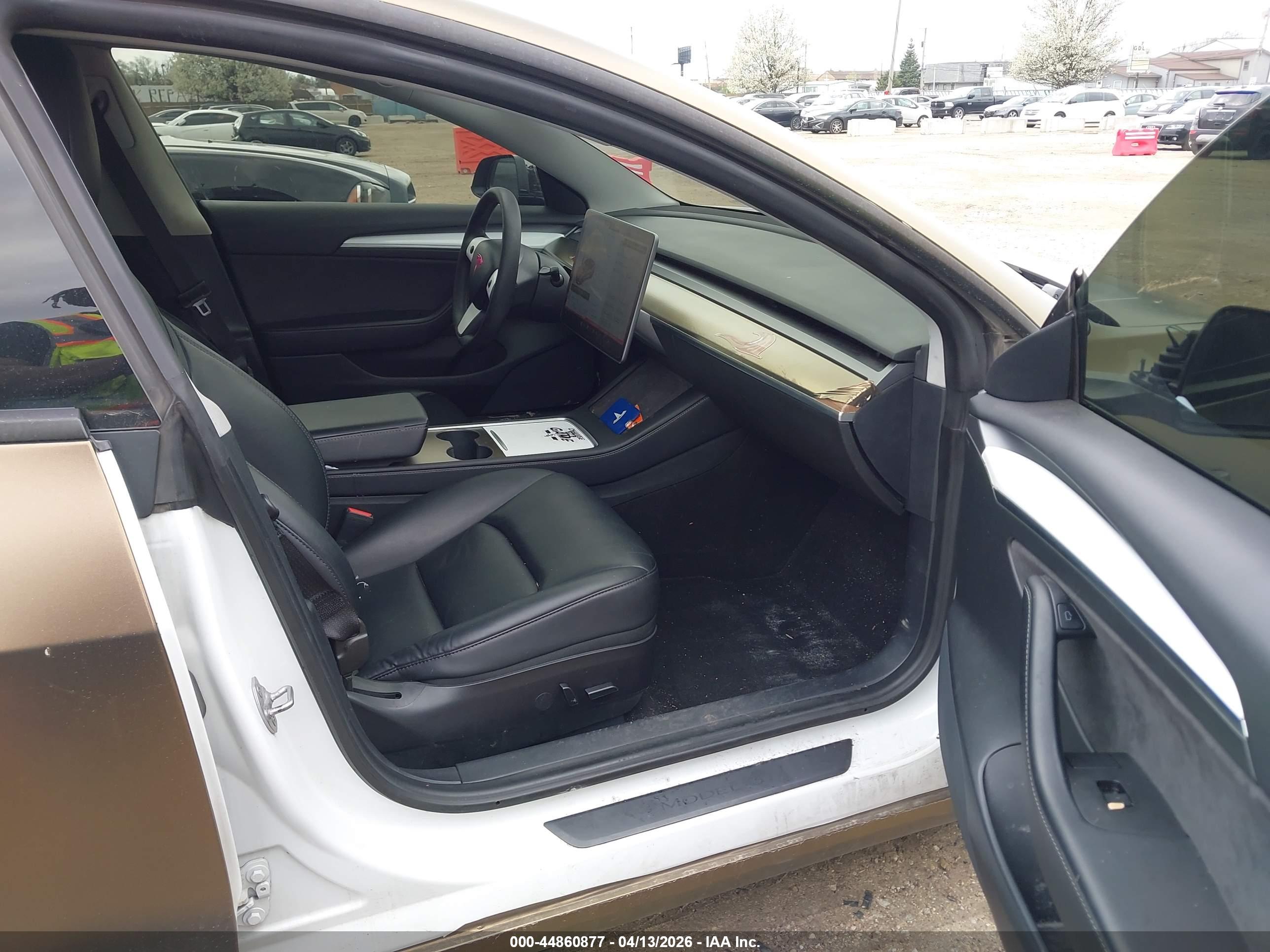 TESLA MODEL image 5