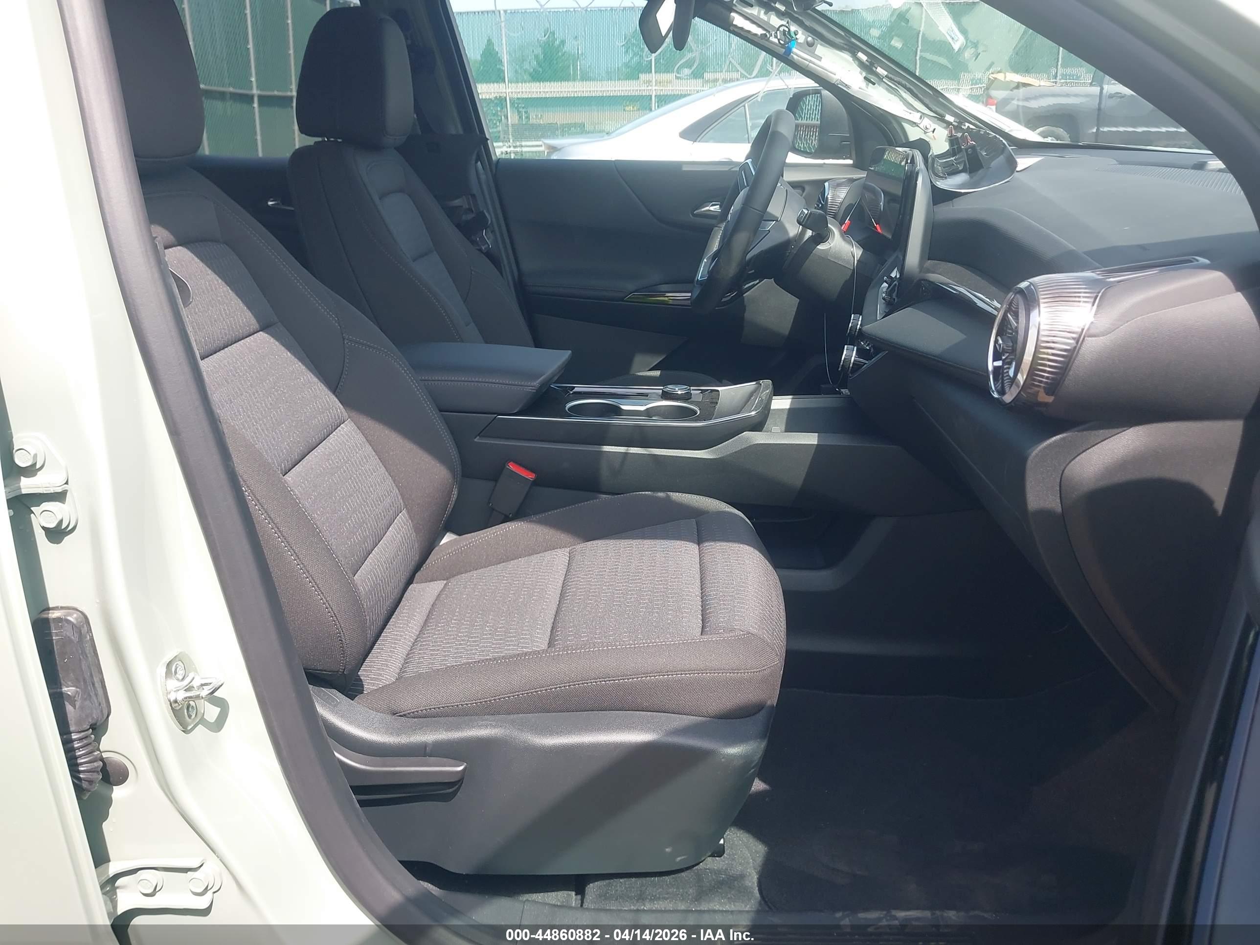 CHEVROLET EQUINOX image 5