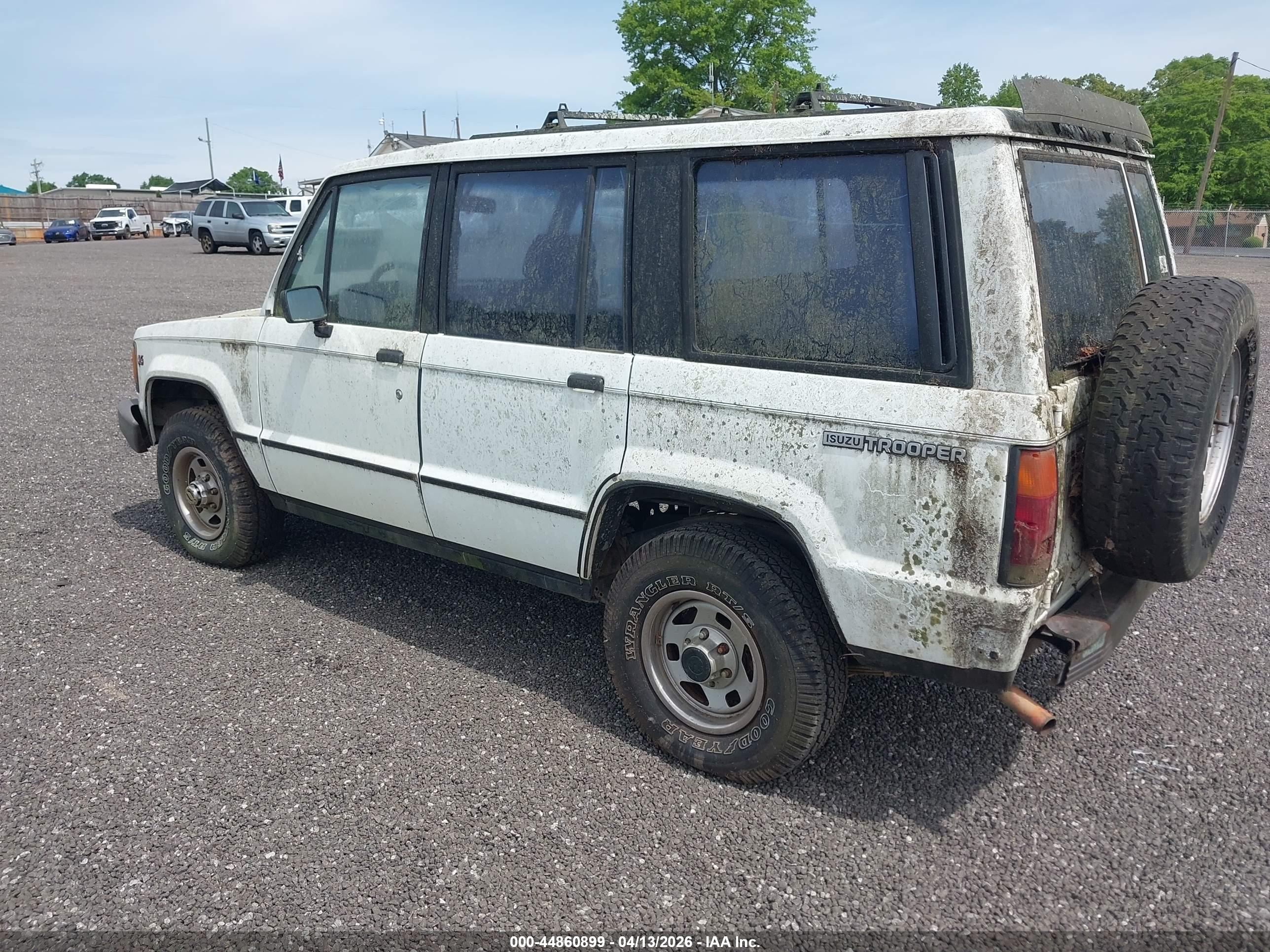 ISUZU TROOPER image 3