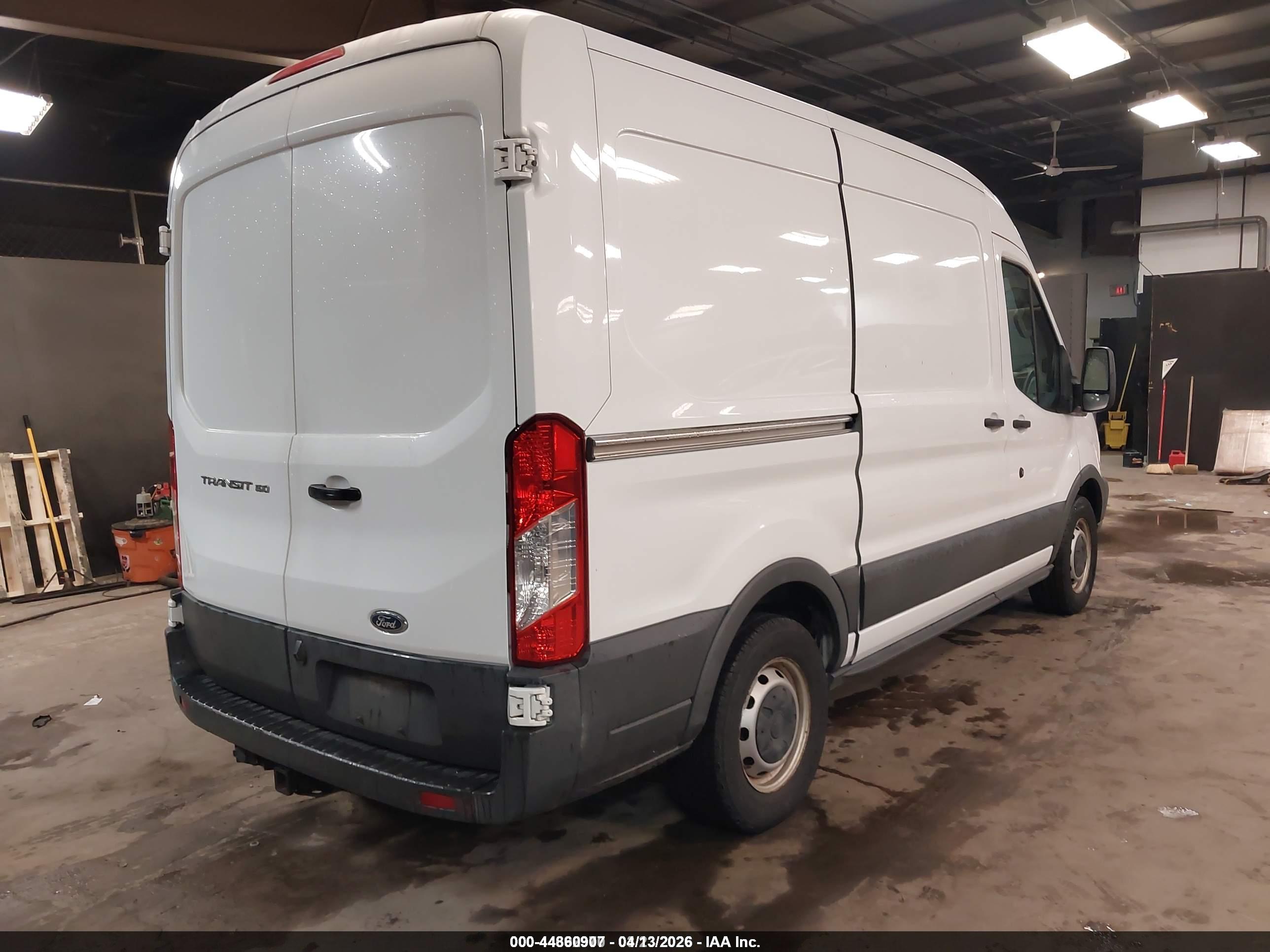 FORD TRANSIT-150 image 4