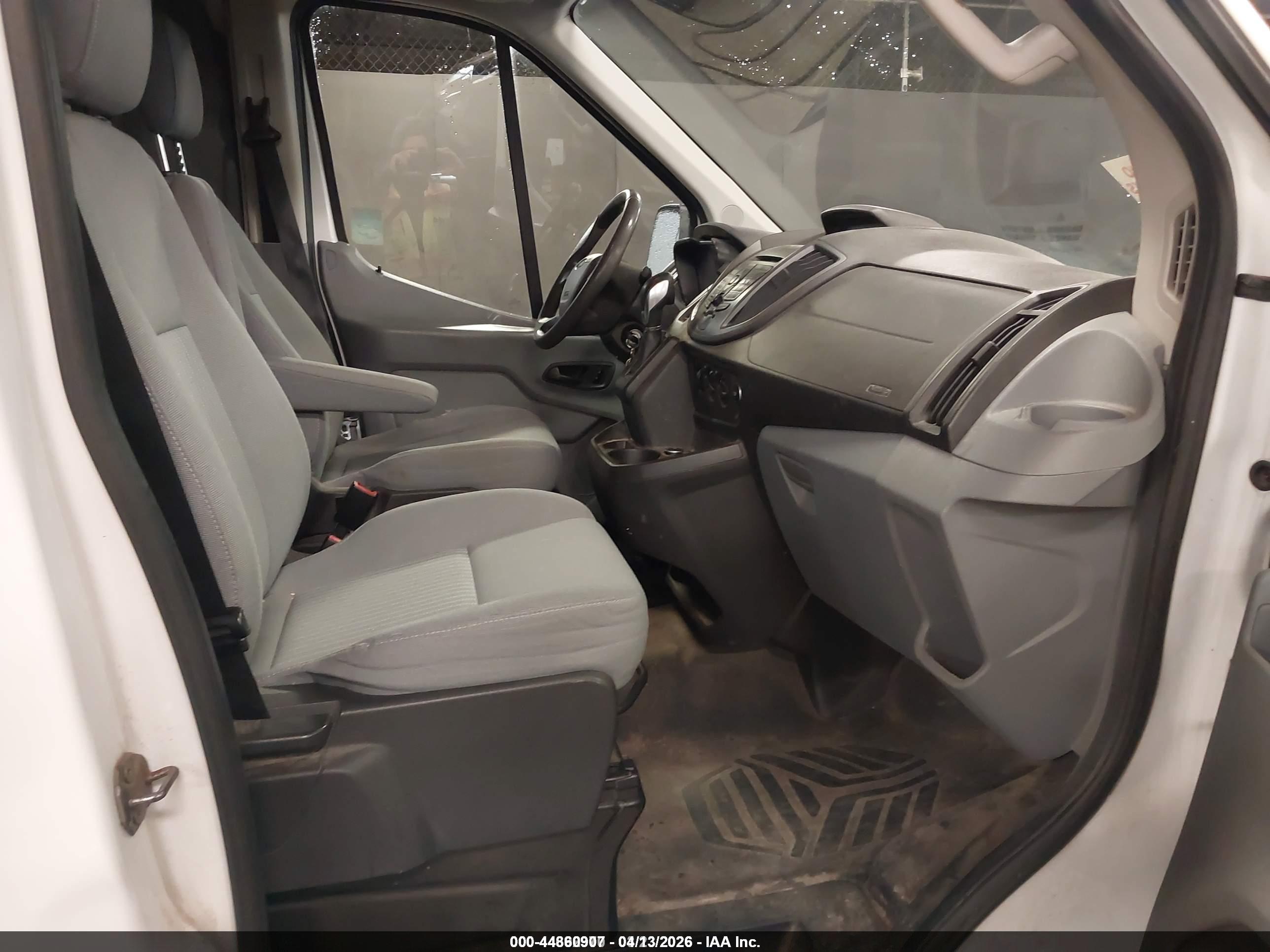 FORD TRANSIT-150 image 5