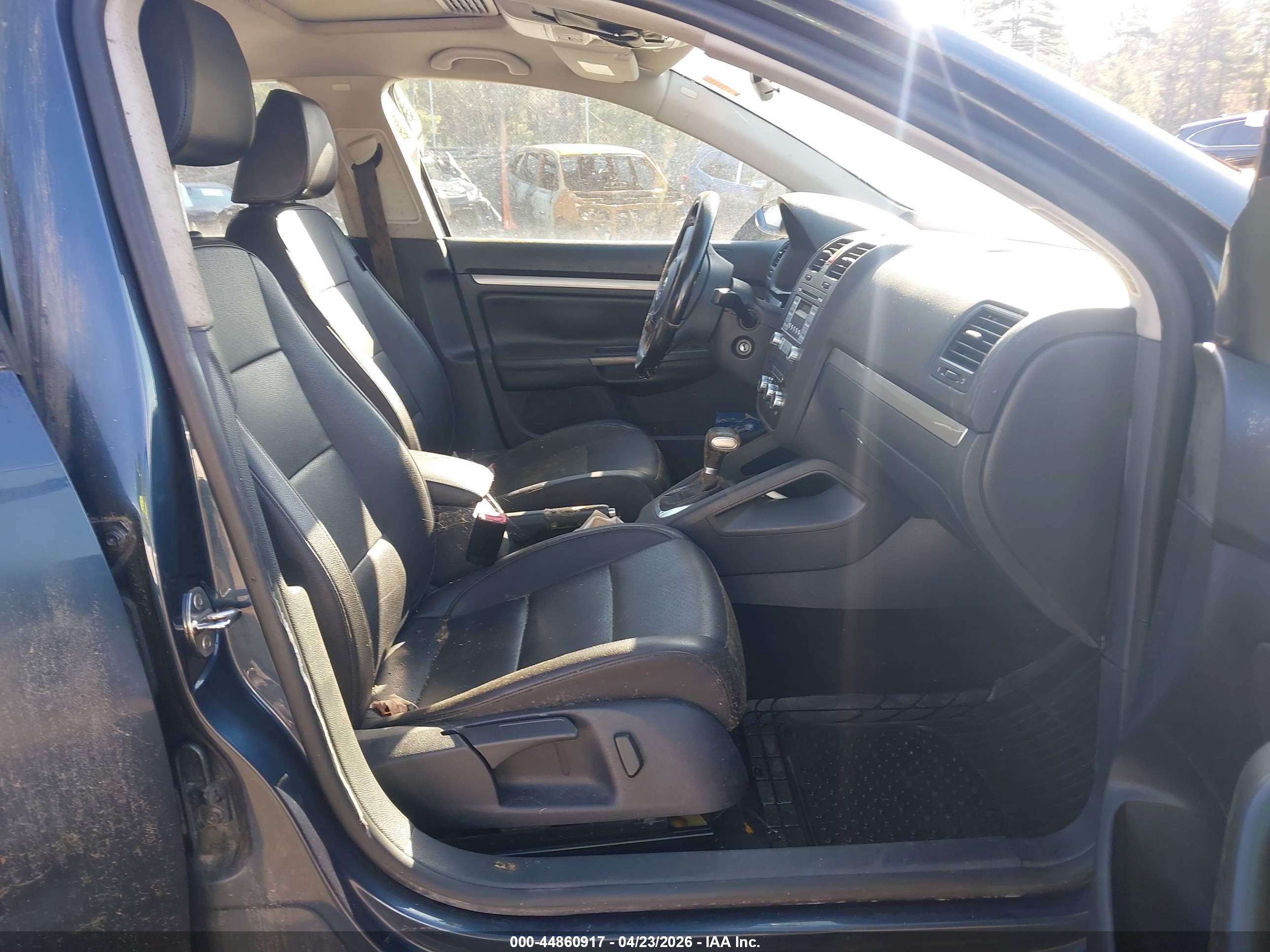 VOLKSWAGEN JETTA image 5