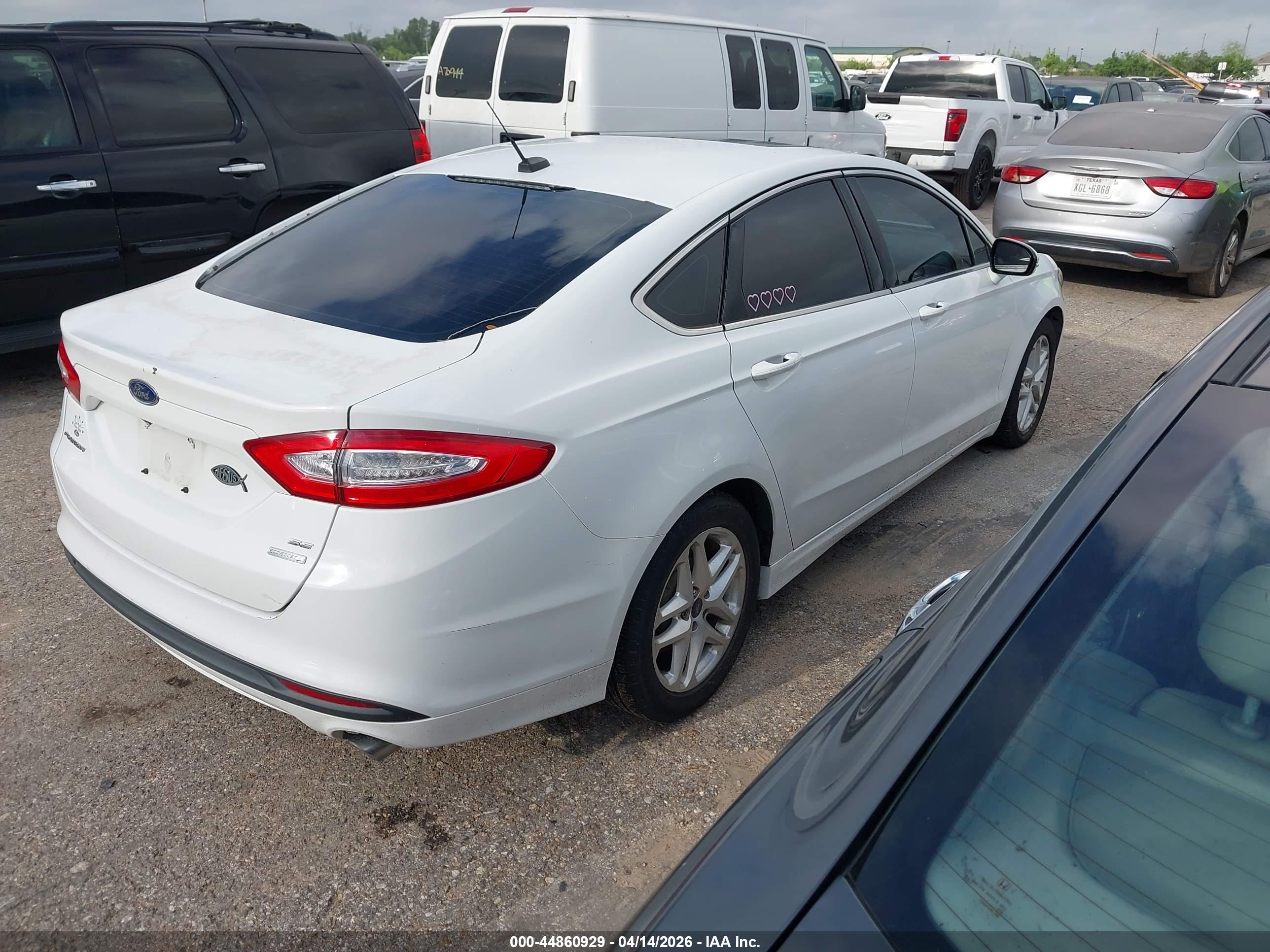 FORD FUSION image 4