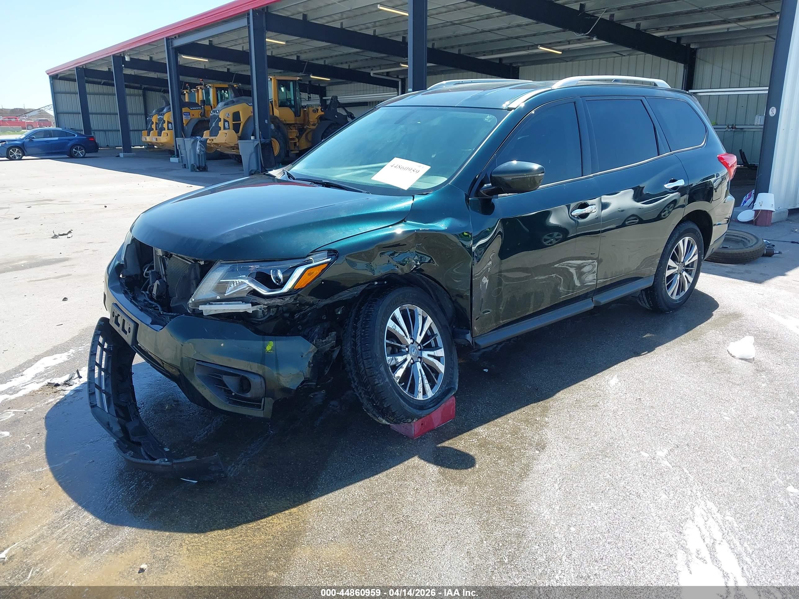 NISSAN PATHFINDER image 2
