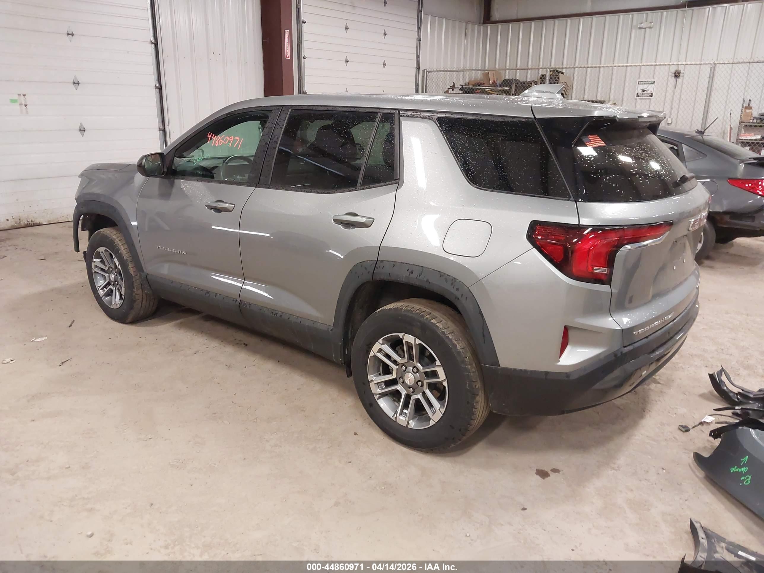 GMC TERRAIN image 3
