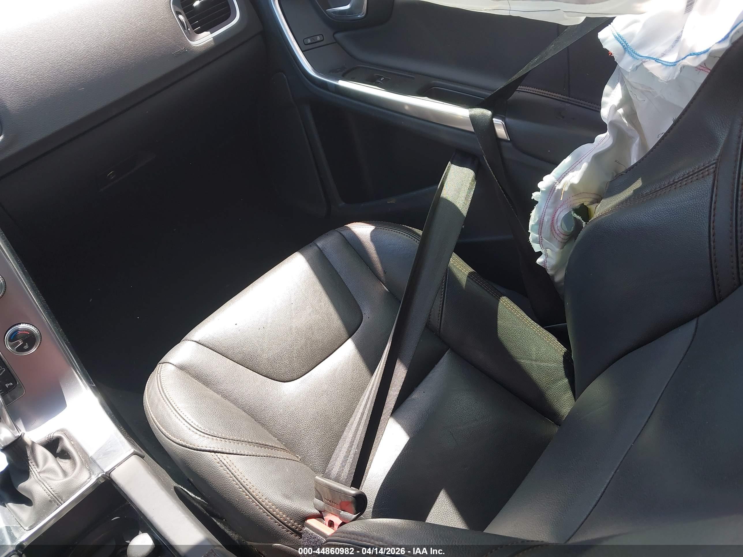 VOLVO V60 image 5