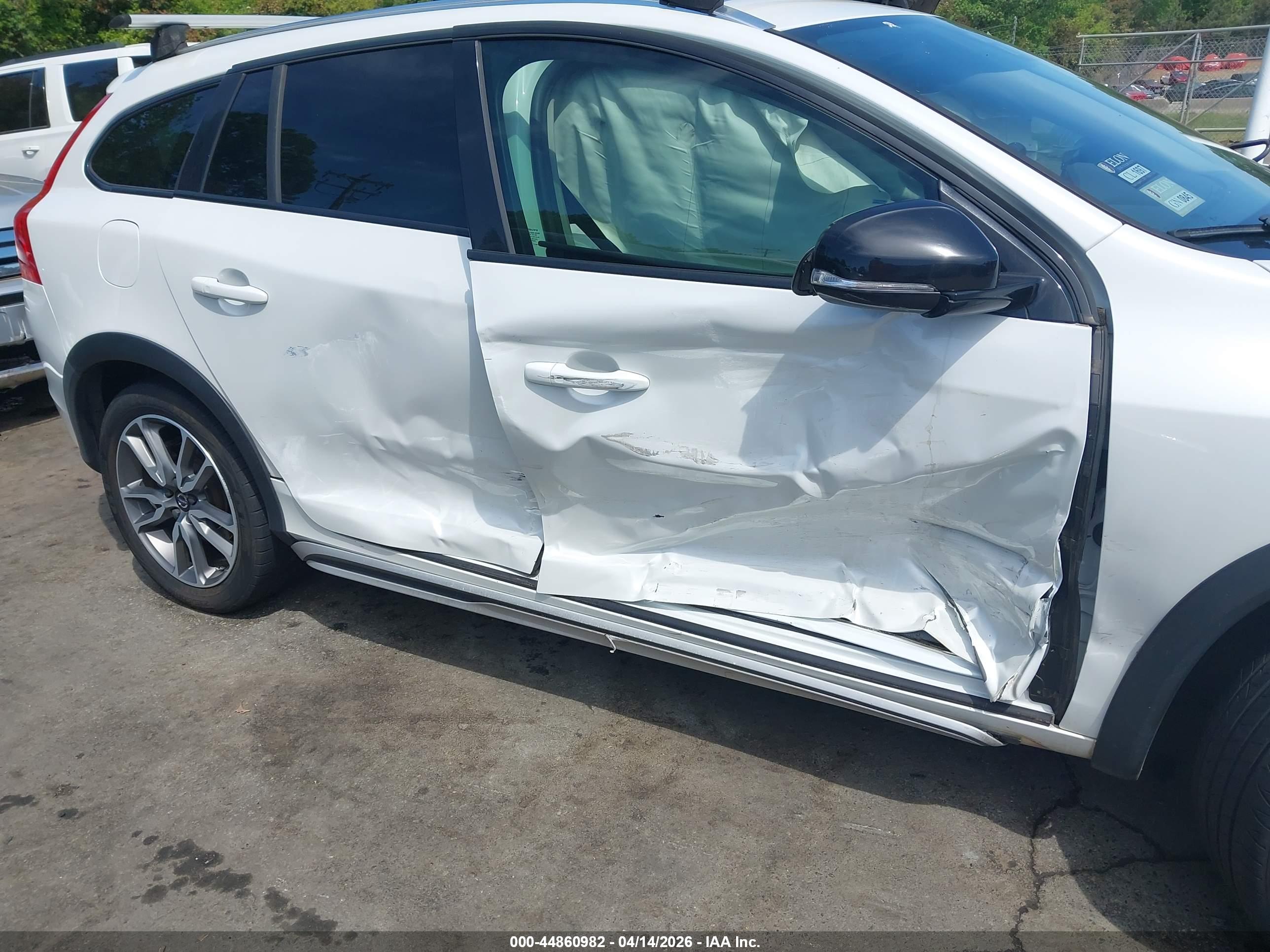 VOLVO V60 image 6