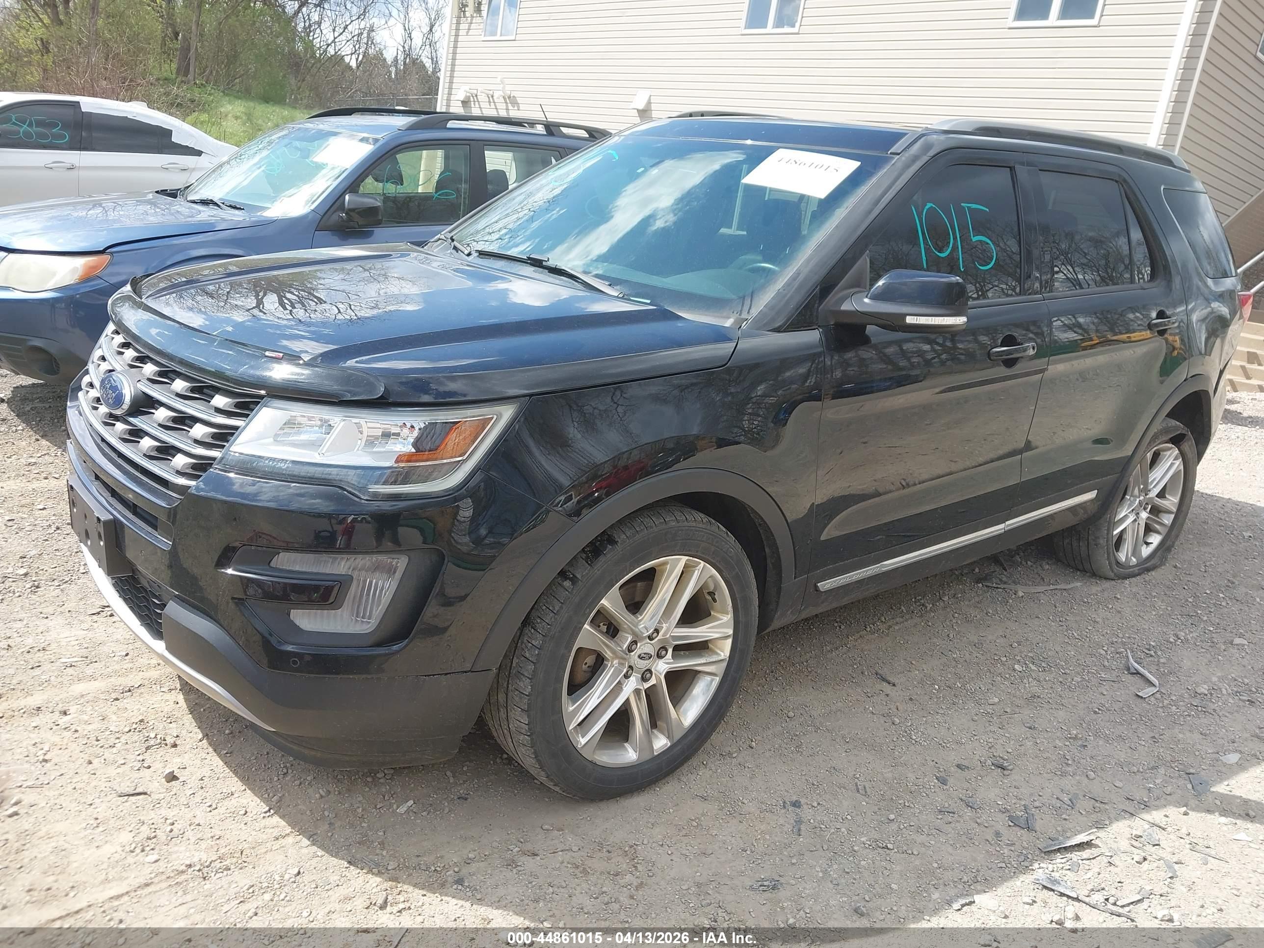 FORD EXPLORER image 2