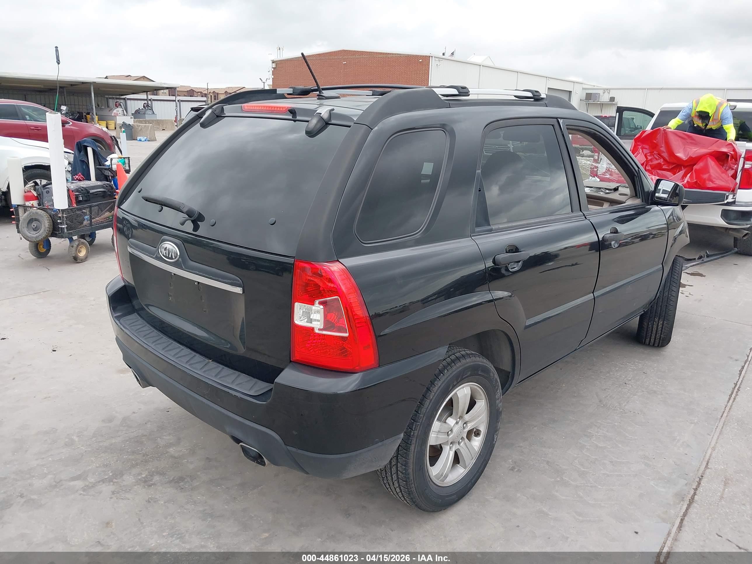 KIA SPORTAGE image 4
