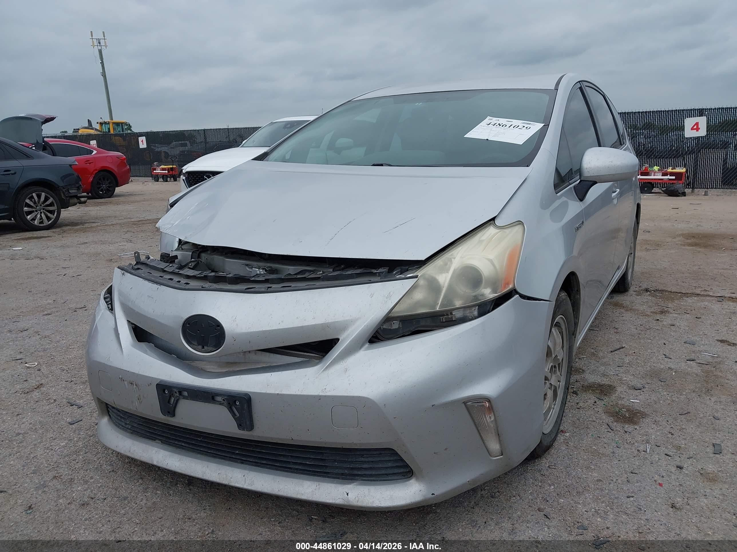 TOYOTA PRIUS image 2