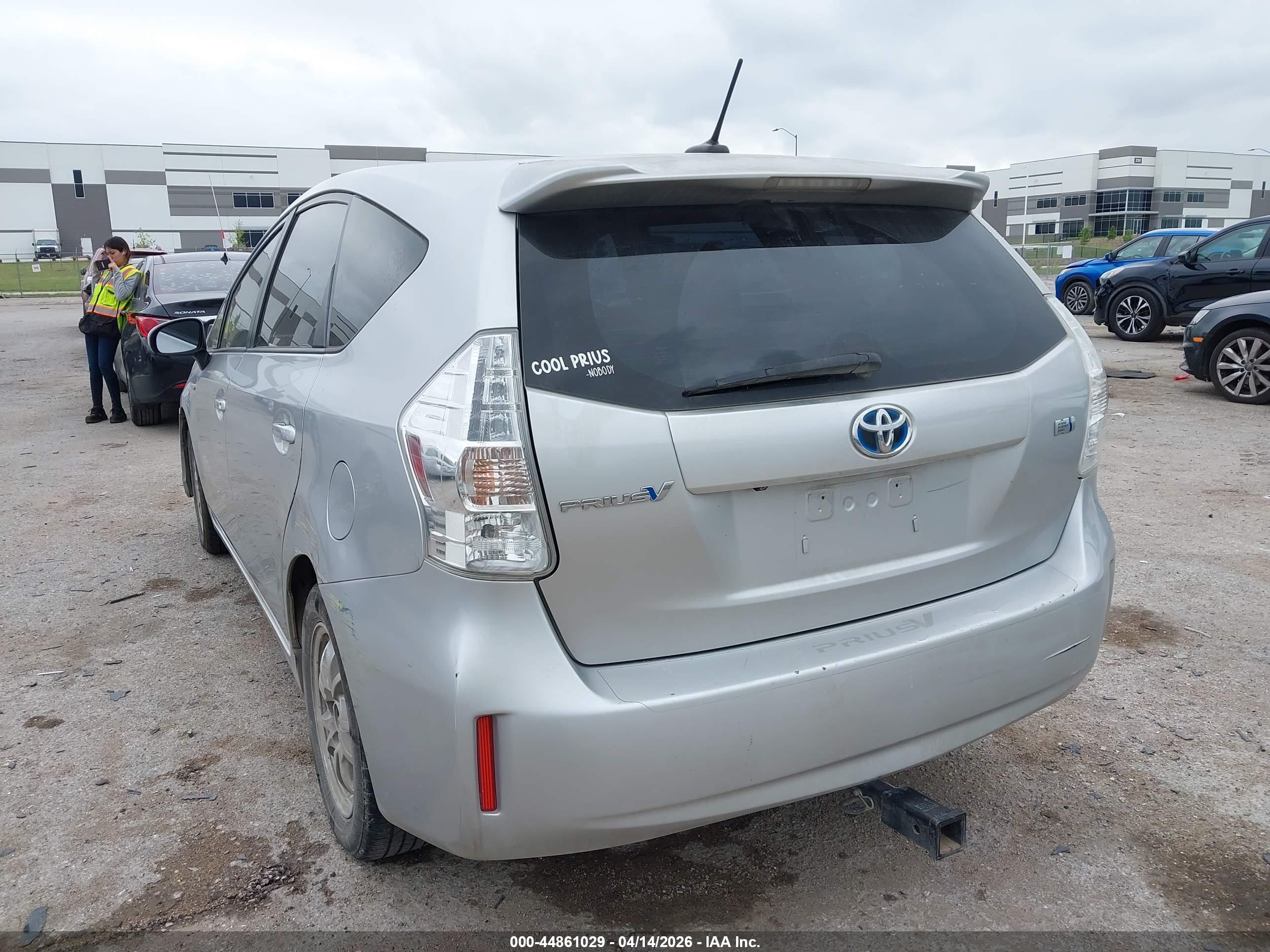 TOYOTA PRIUS image 3