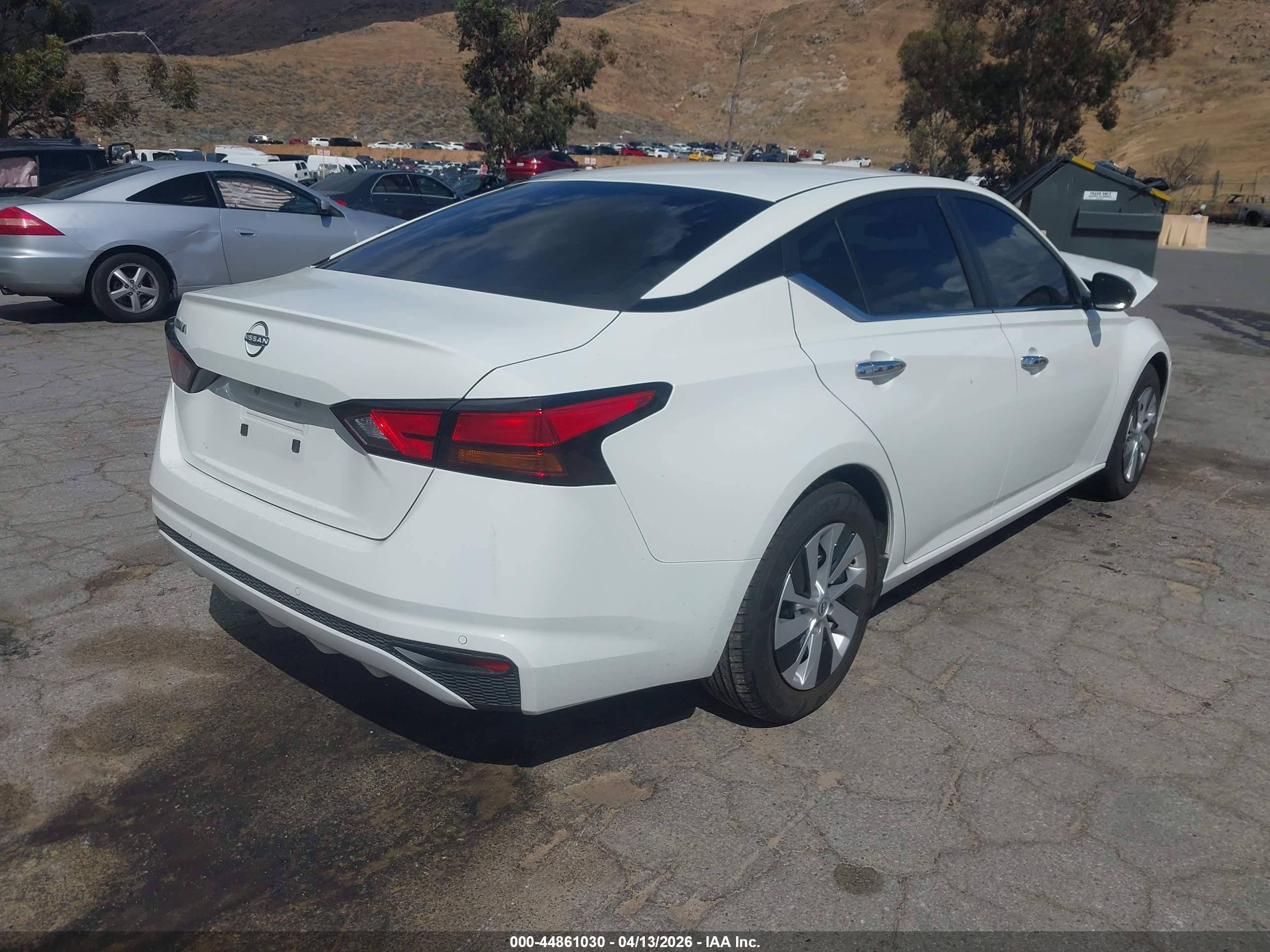 NISSAN ALTIMA image 4