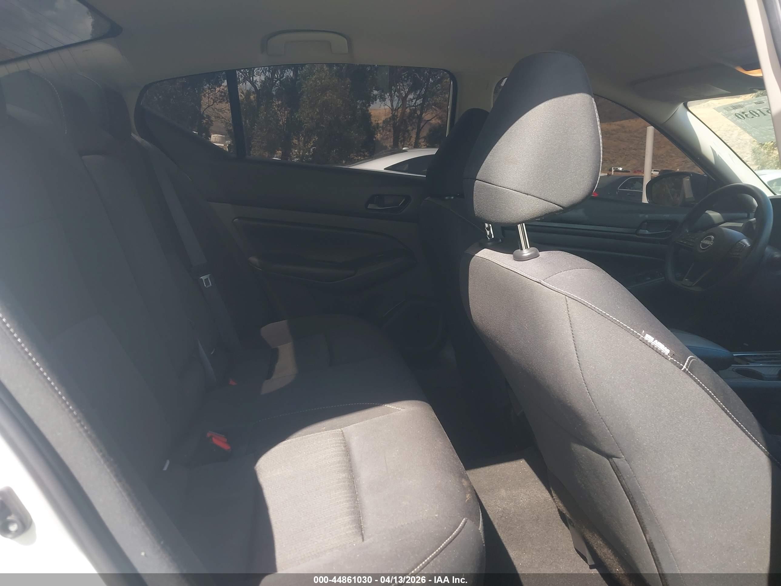 NISSAN ALTIMA image 8