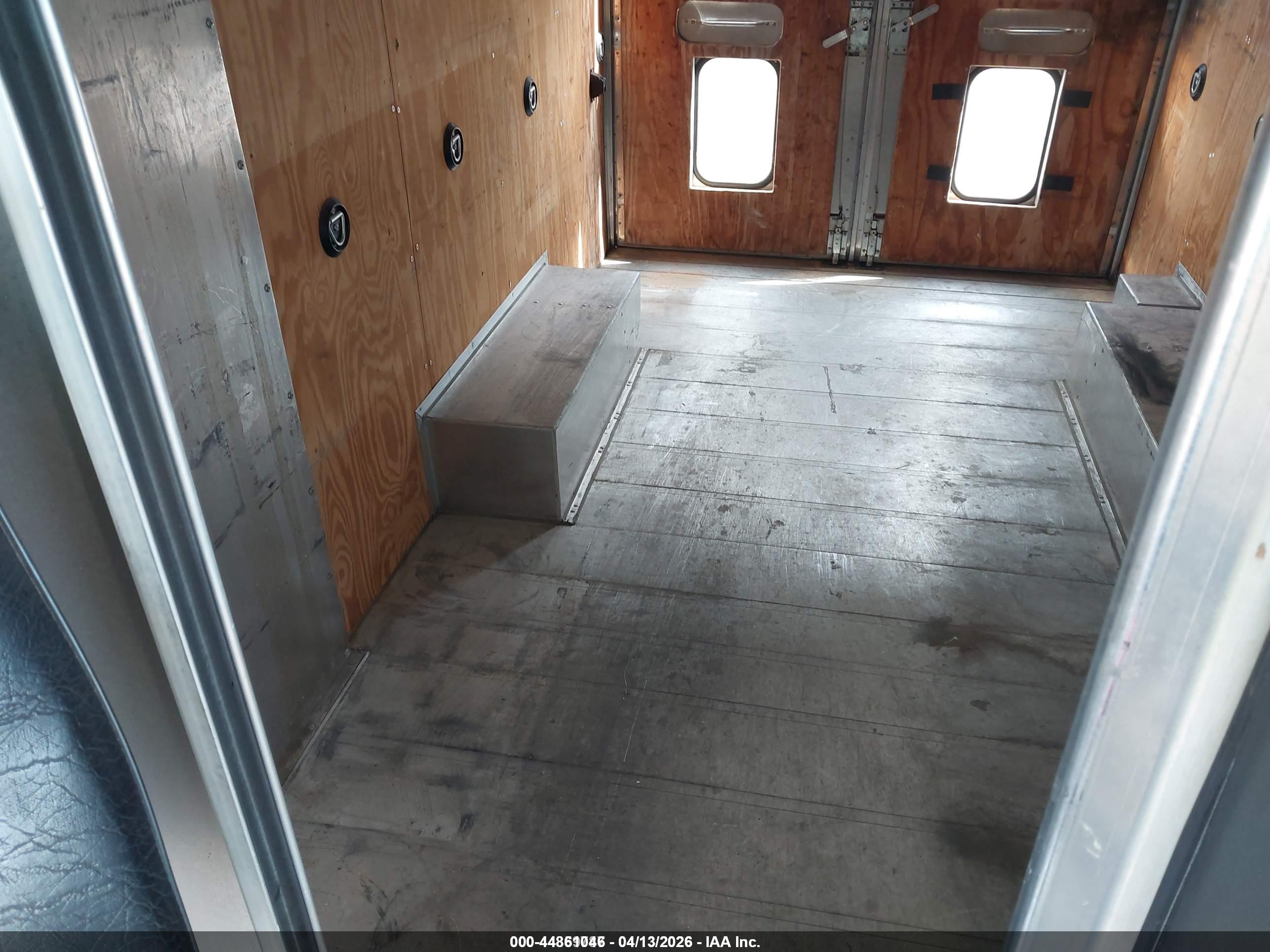 FORD E-350 image 8