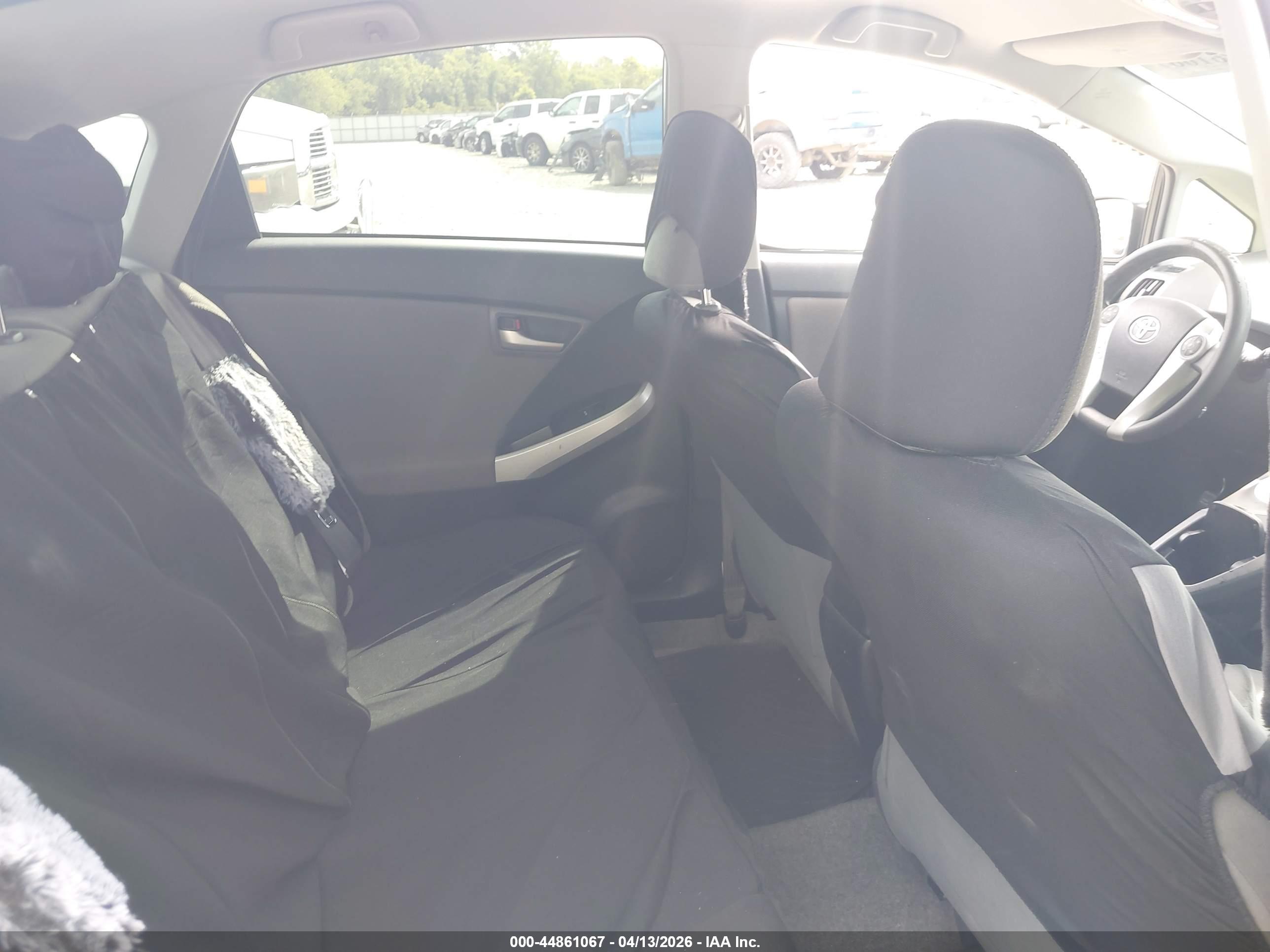 TOYOTA PRIUS image 8
