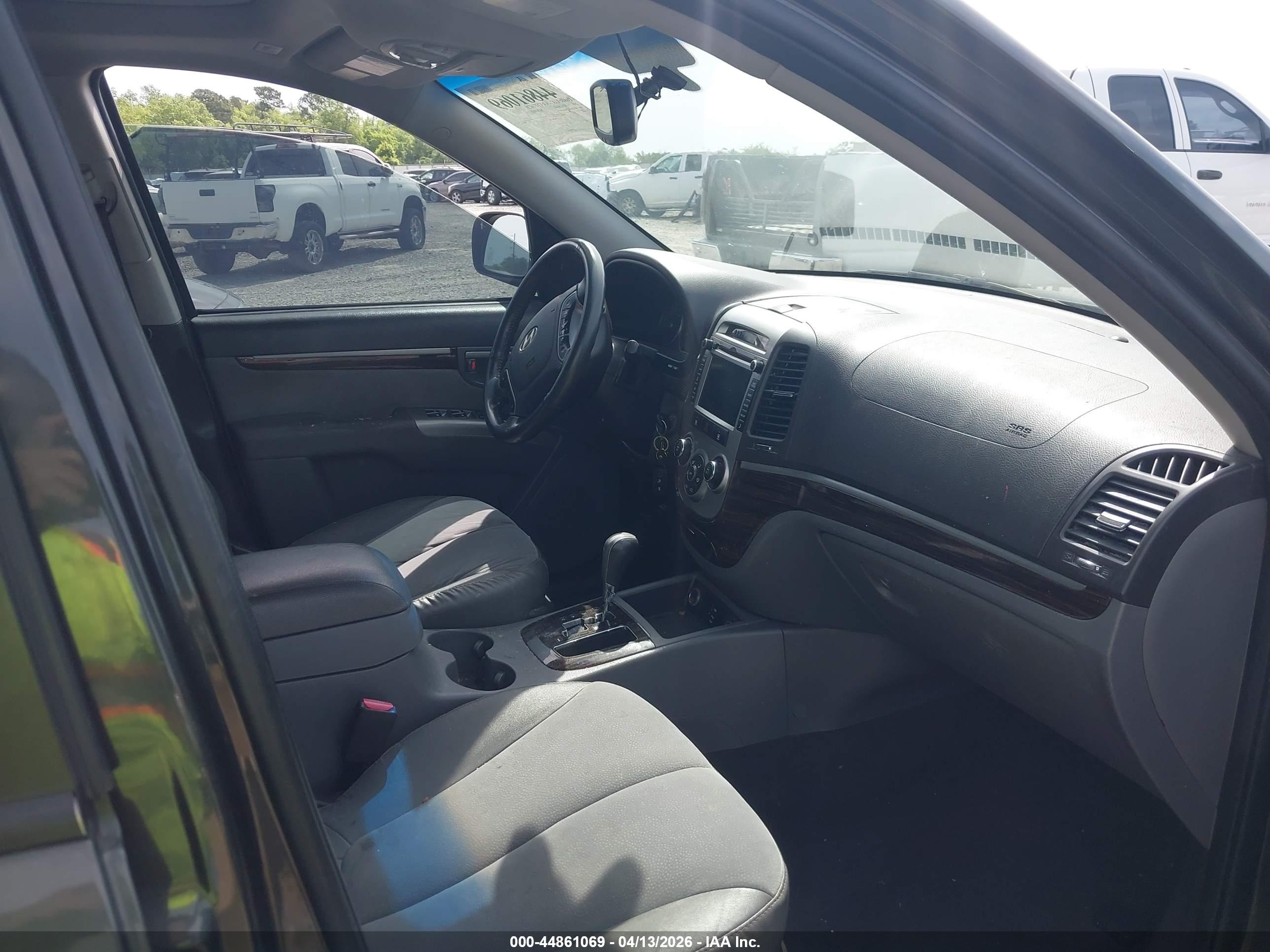 HYUNDAI SANTA image 5