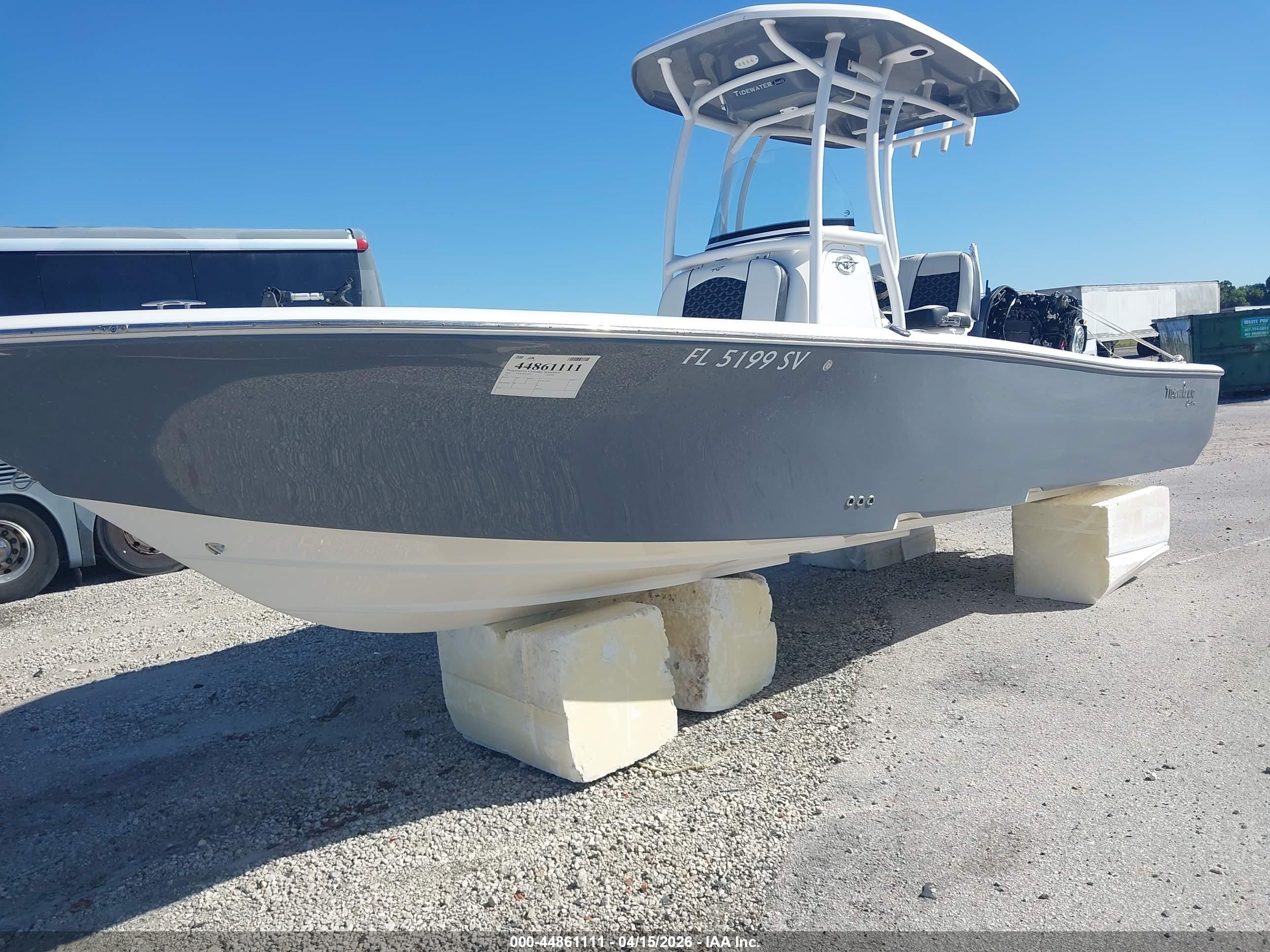 TIDEWATER 25' image 2