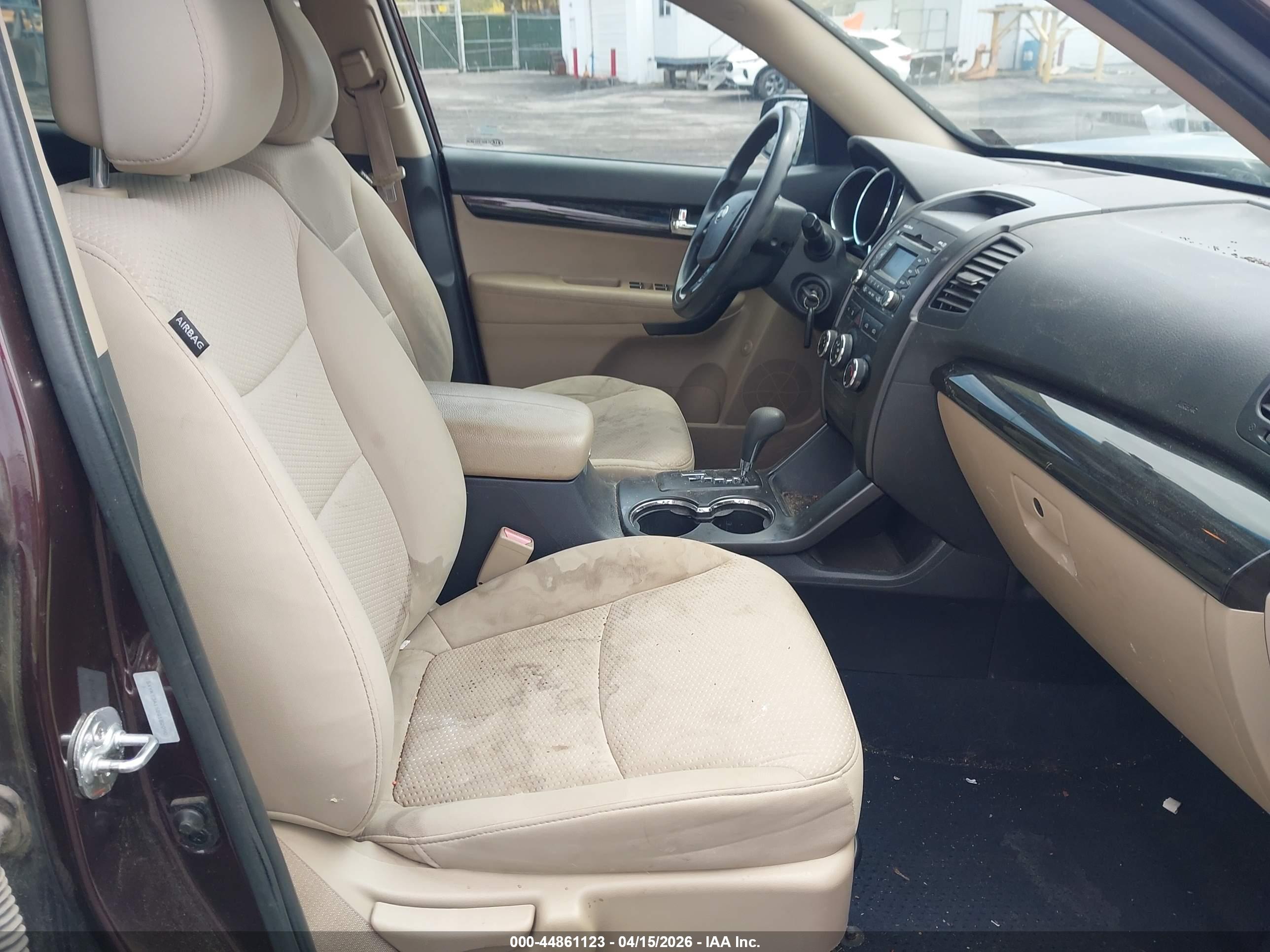 KIA SORENTO image 5