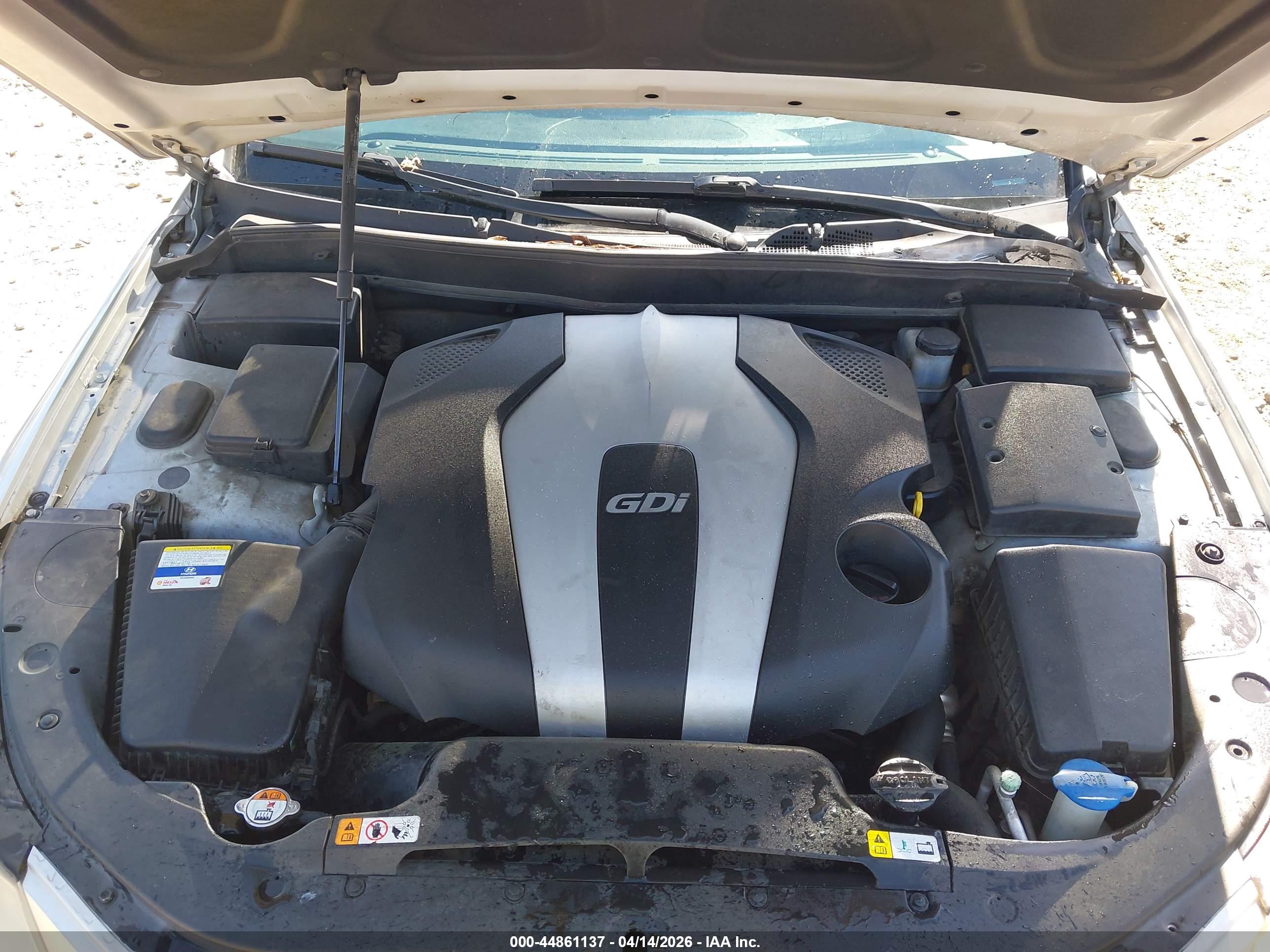 HYUNDAI GENESIS image 10
