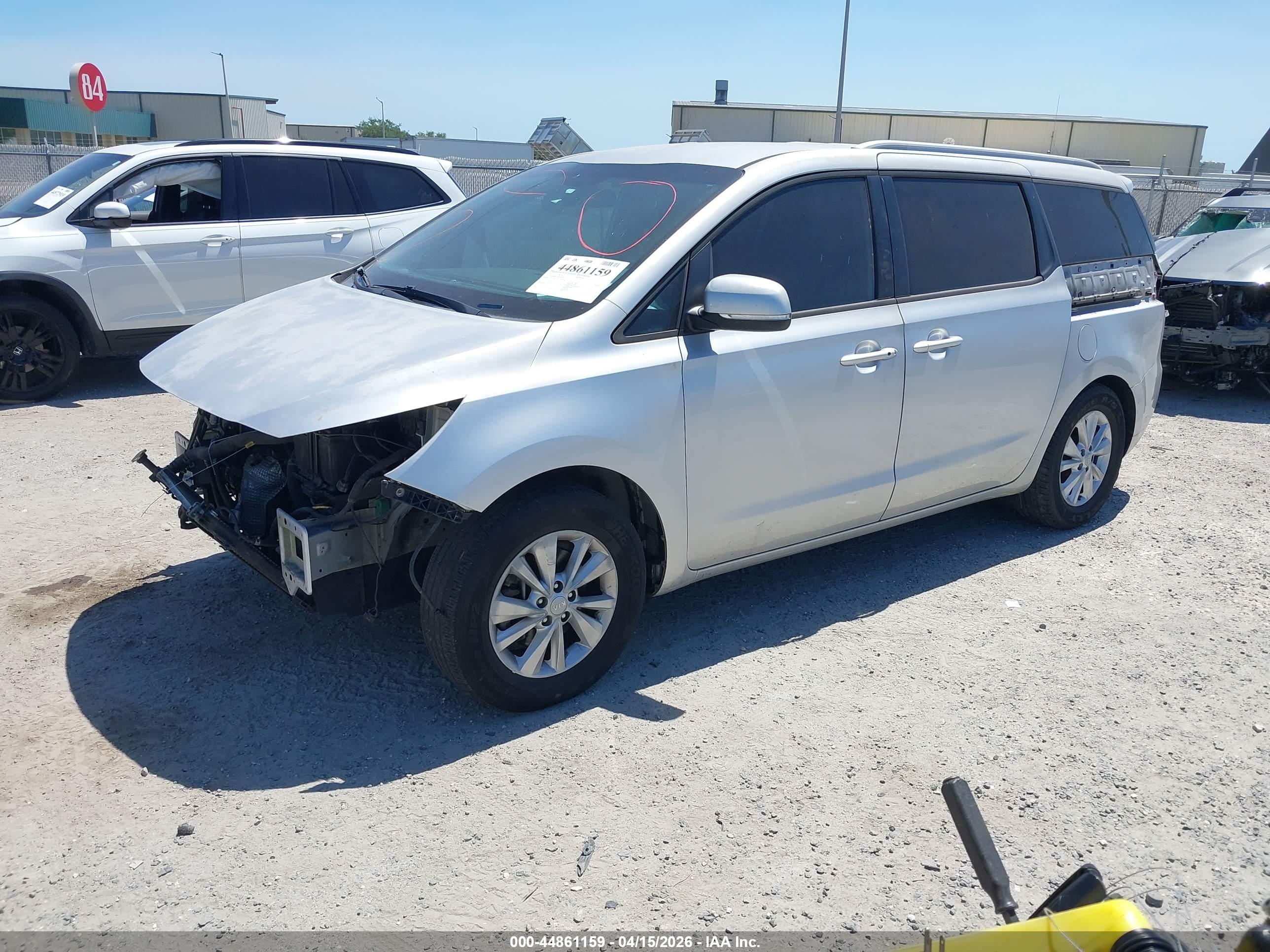 KIA SEDONA image 2