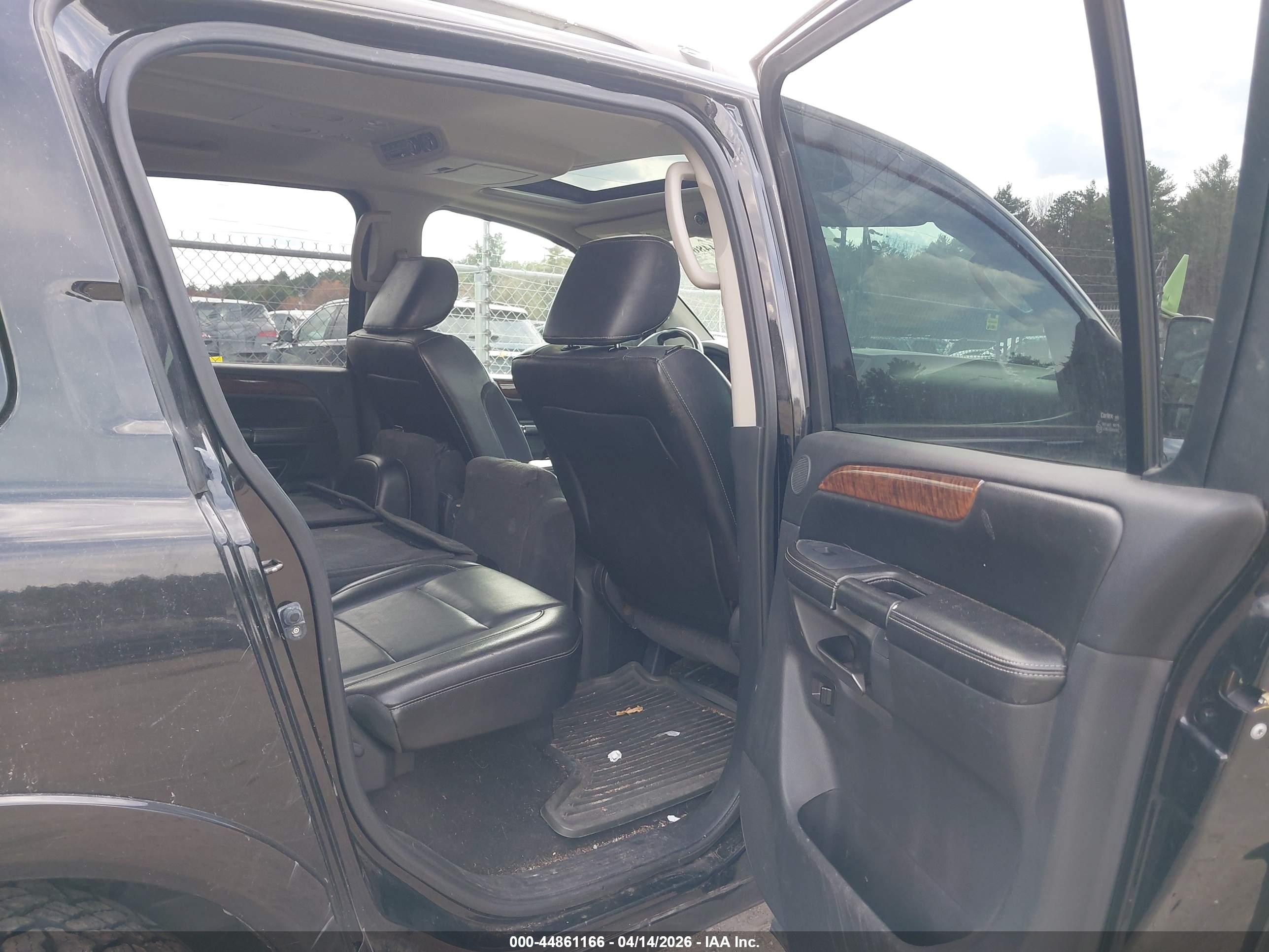 NISSAN ARMADA image 8