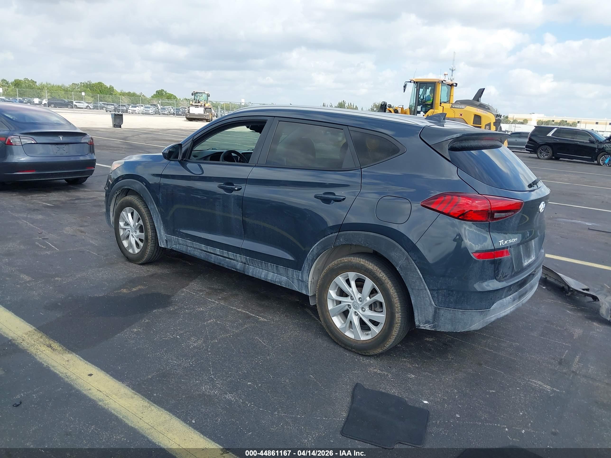 HYUNDAI TUCSON image 3