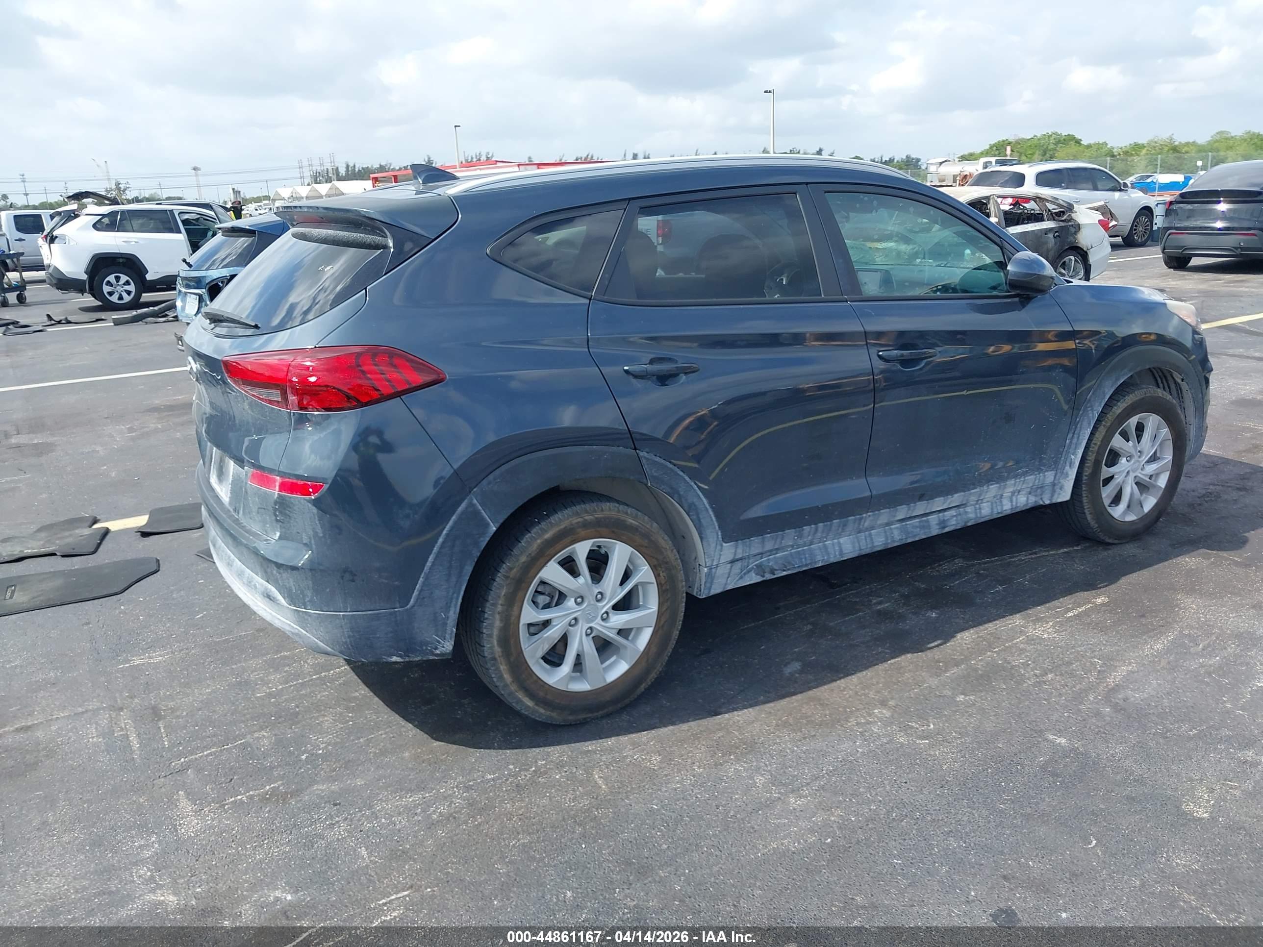 HYUNDAI TUCSON image 4