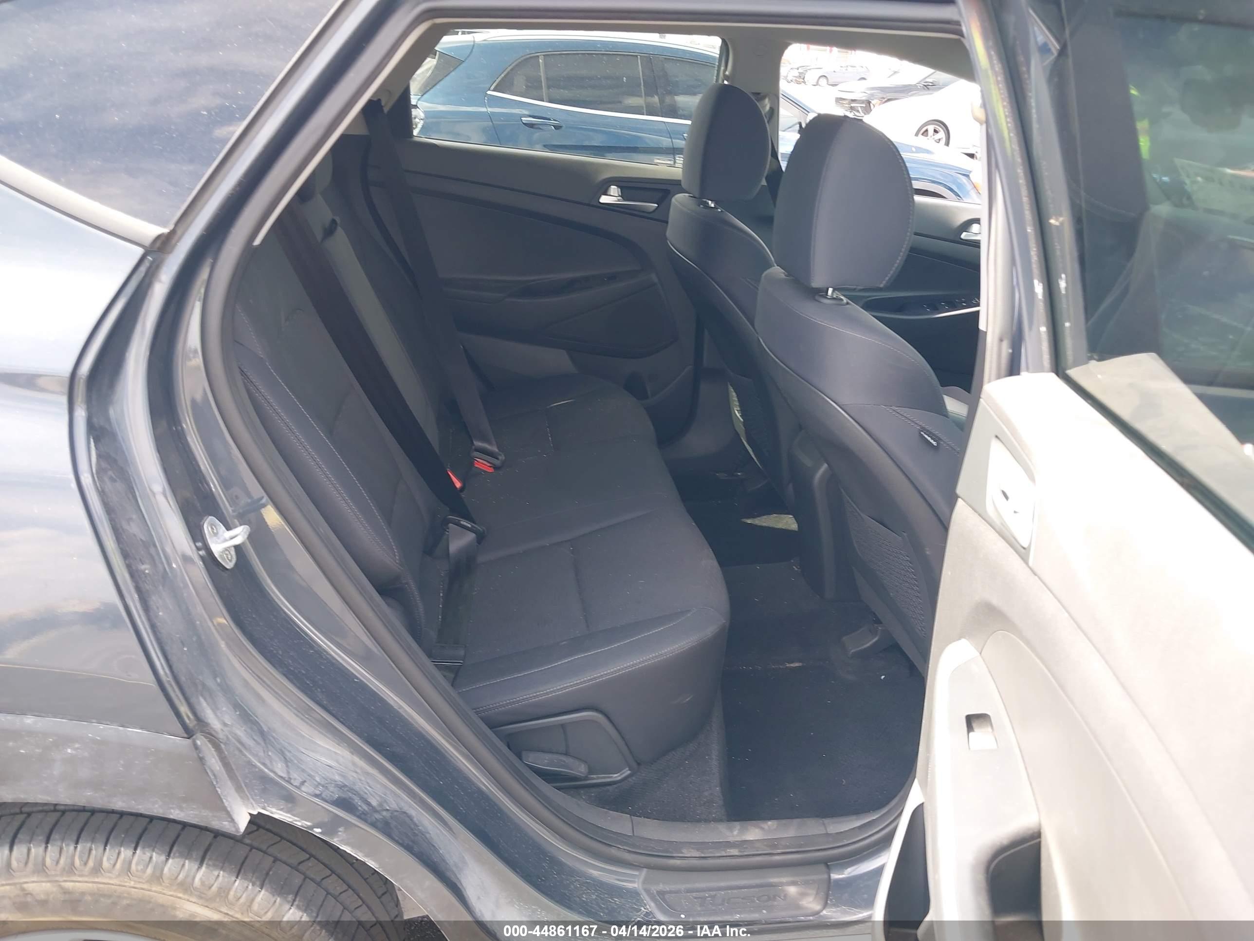 HYUNDAI TUCSON image 8