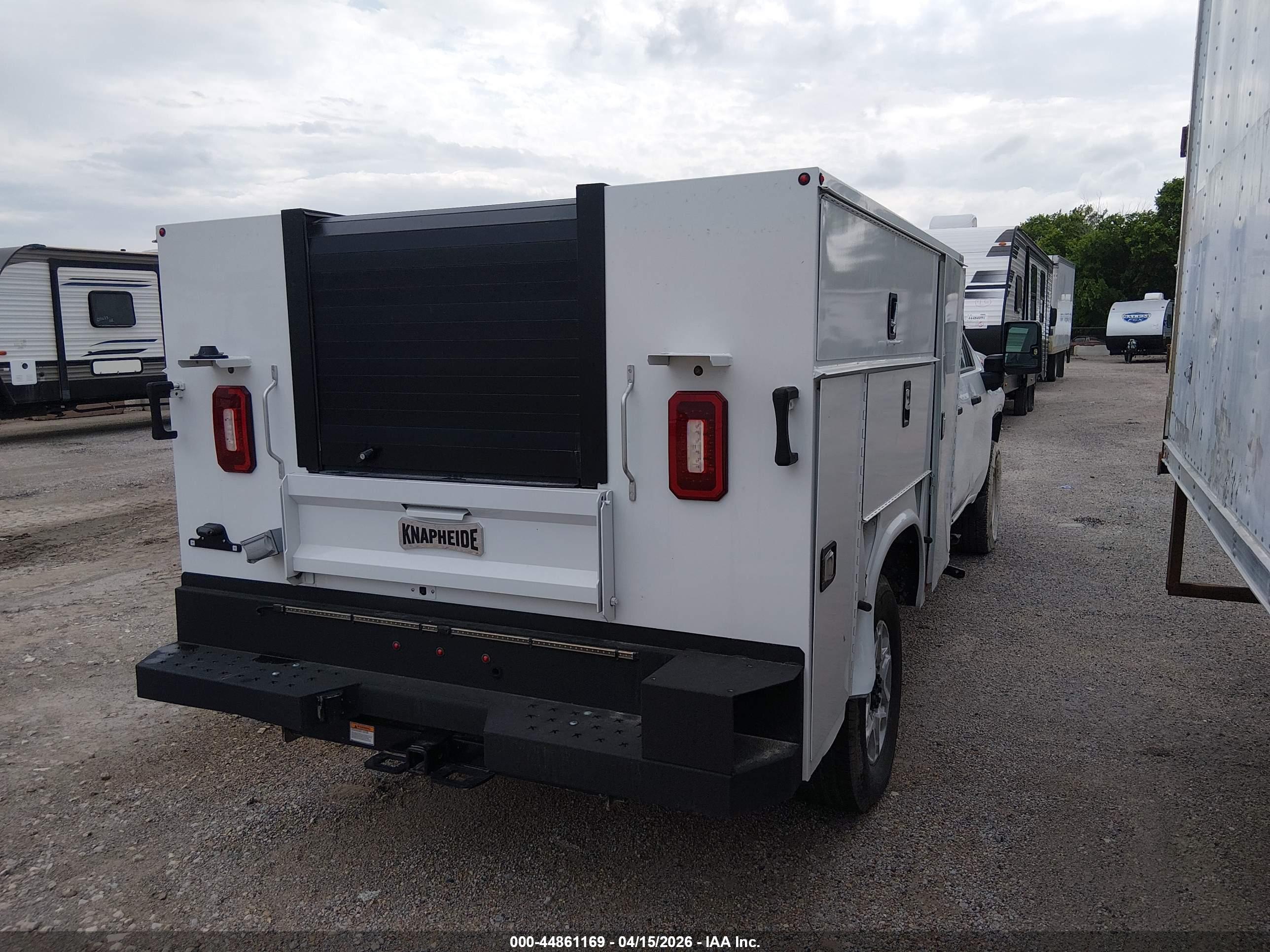CHEVROLET SILVERADO image 4