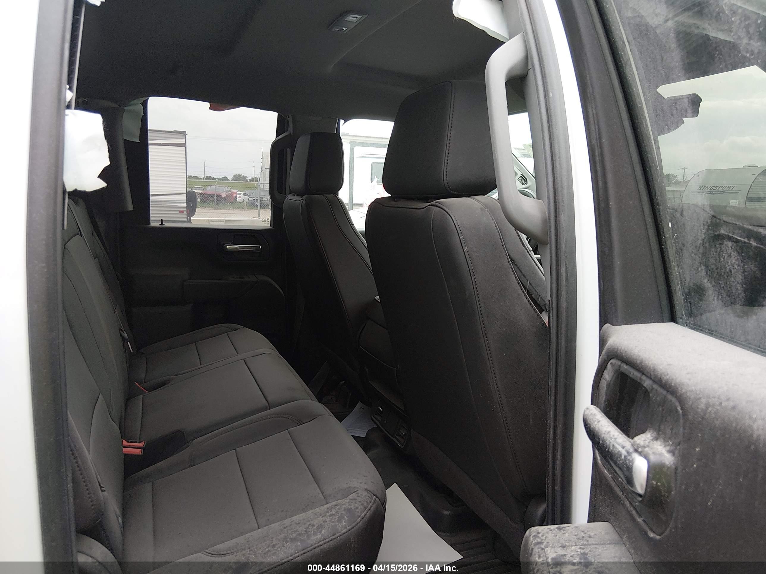 CHEVROLET SILVERADO image 7