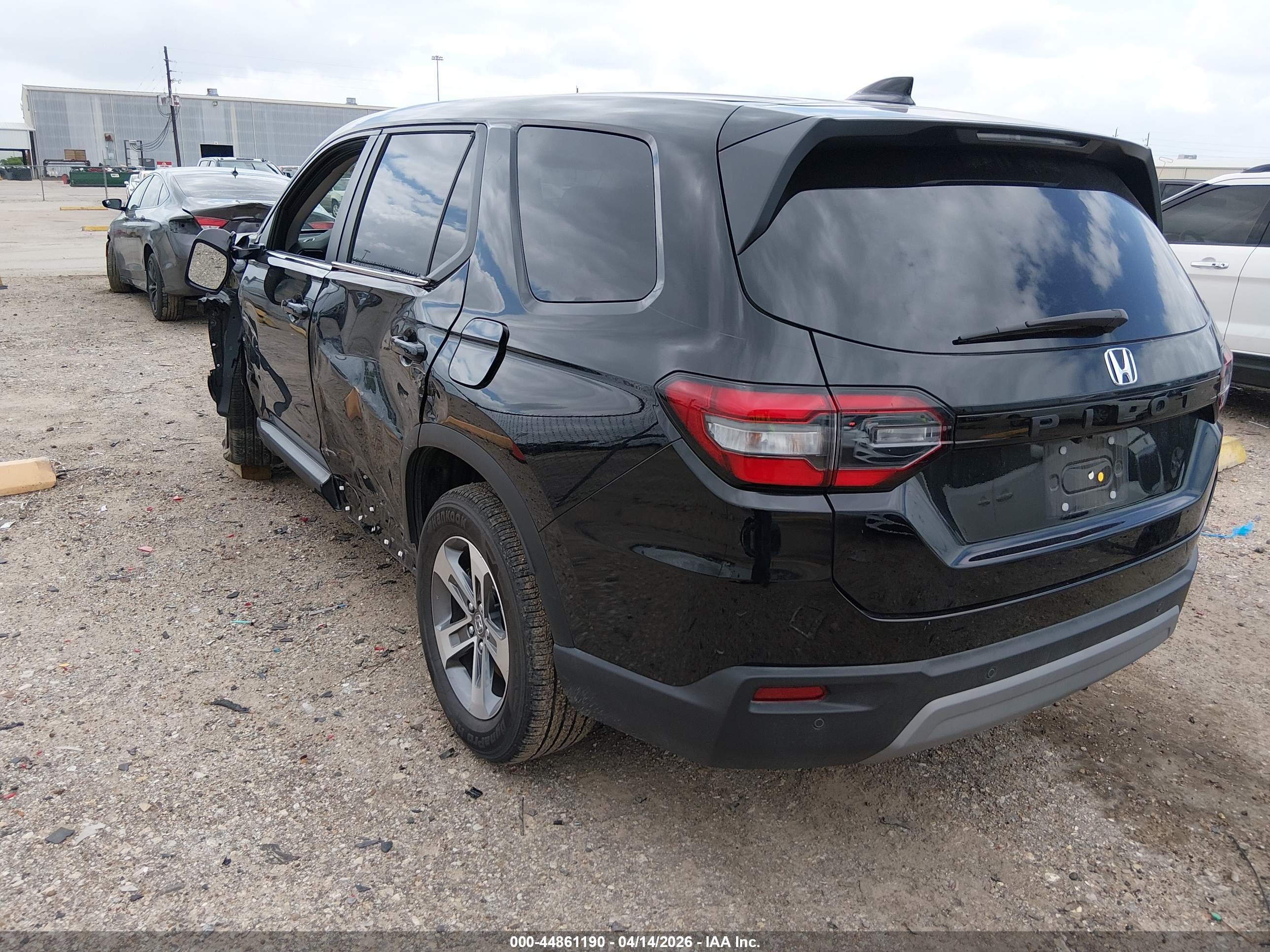 HONDA PILOT image 3