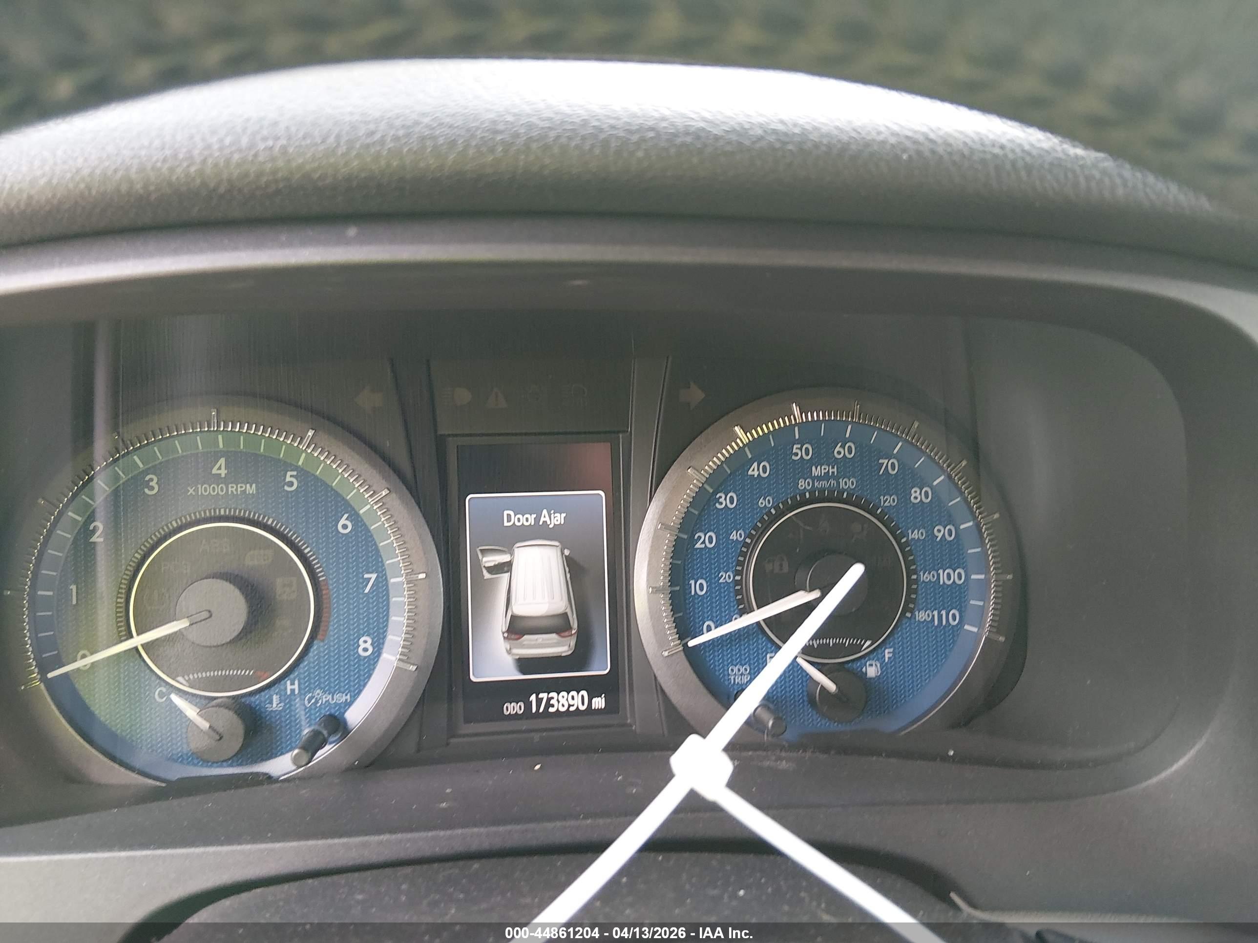 TOYOTA SIENNA image 7