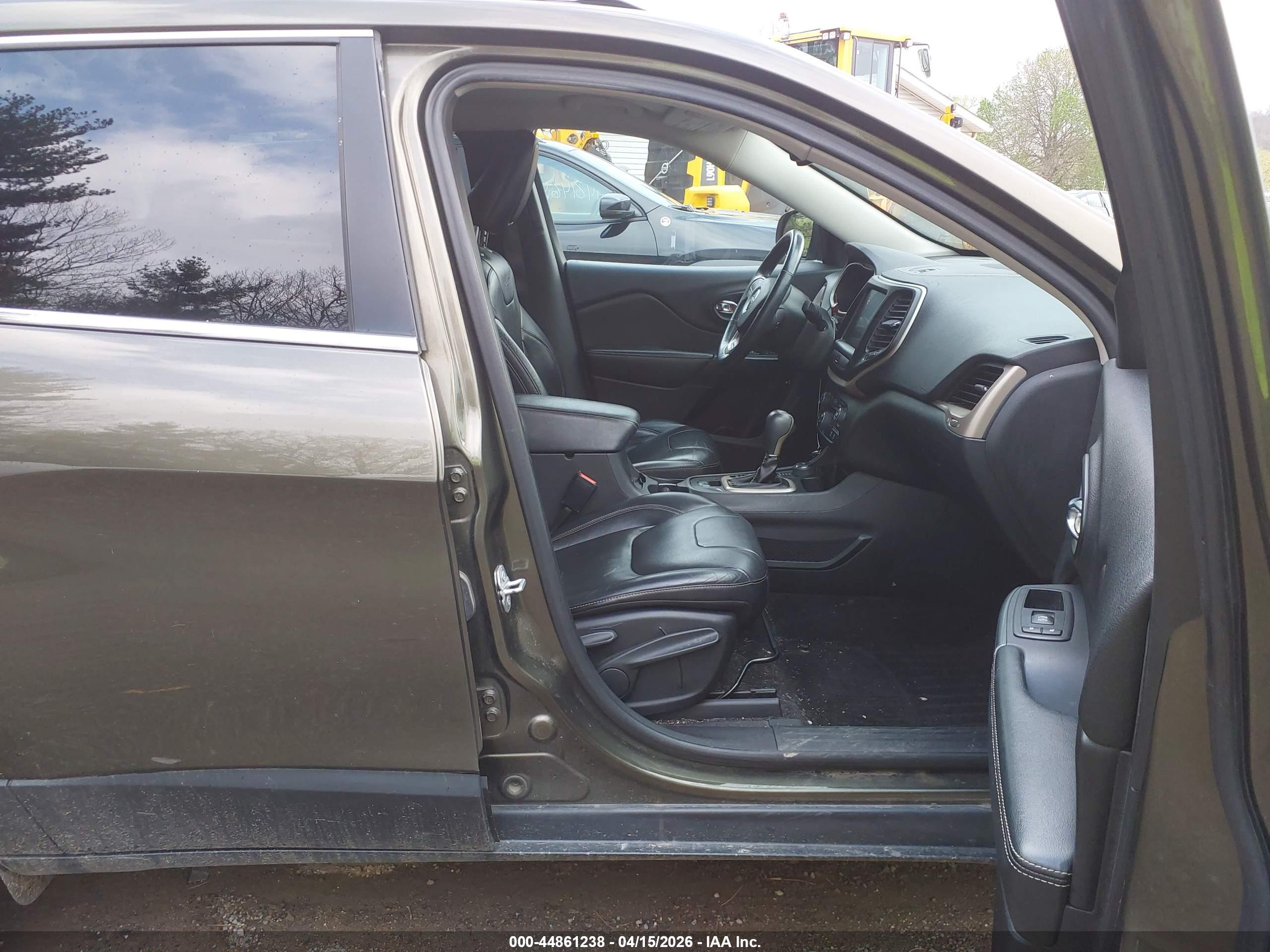 JEEP CHEROKEE image 5