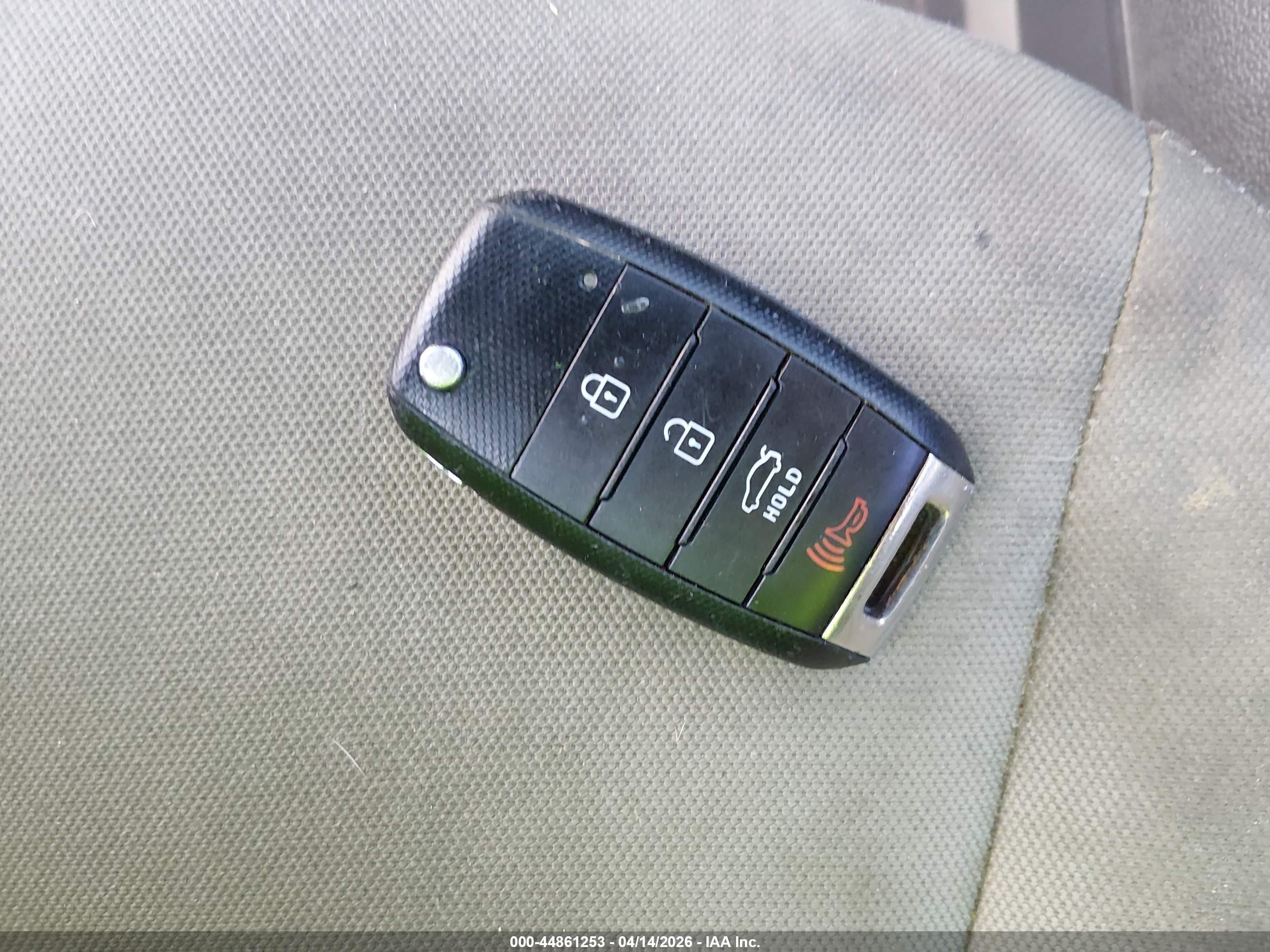 KIA RIO image 11