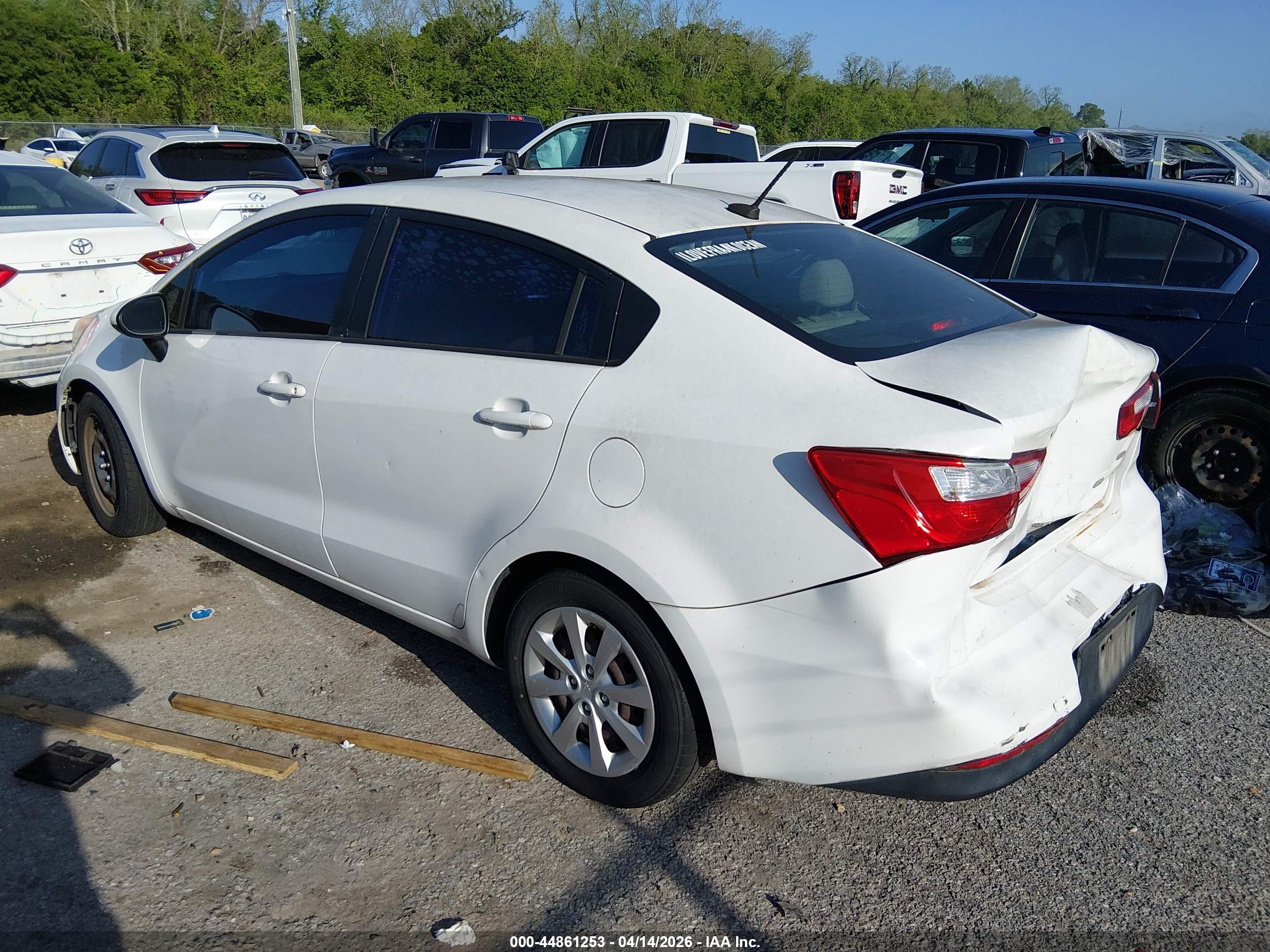 KIA RIO image 3