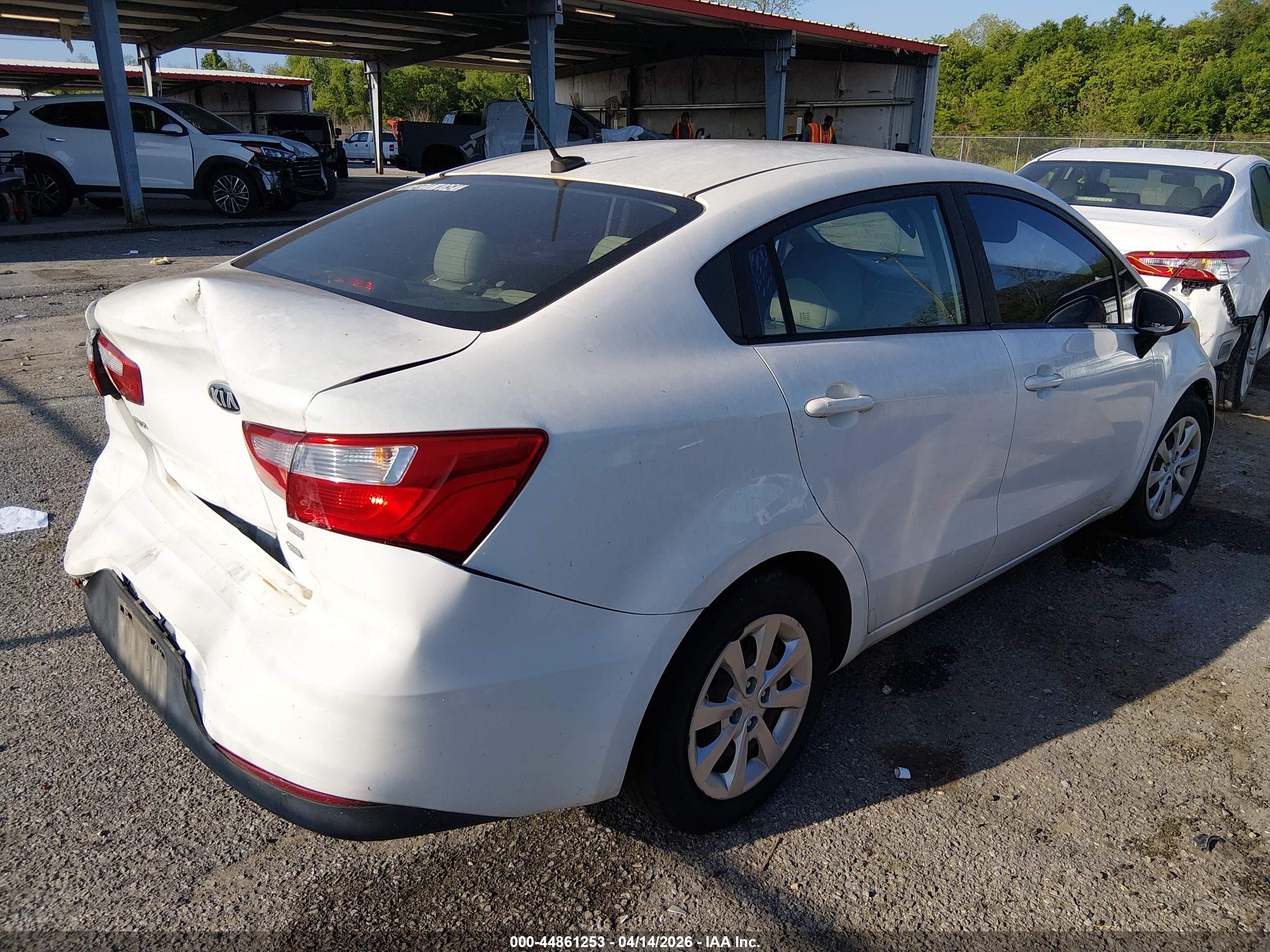 KIA RIO image 4