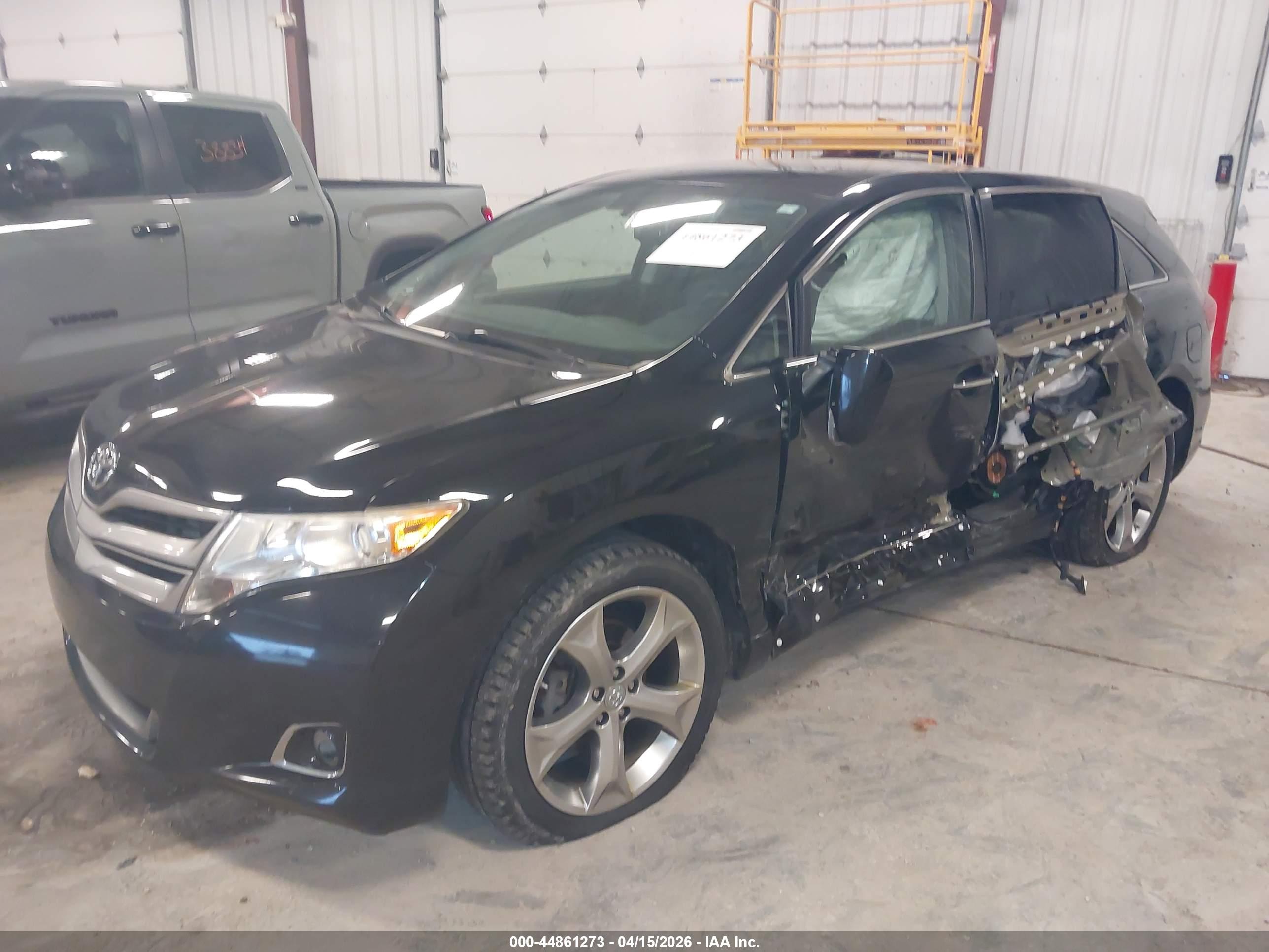 TOYOTA VENZA image 2