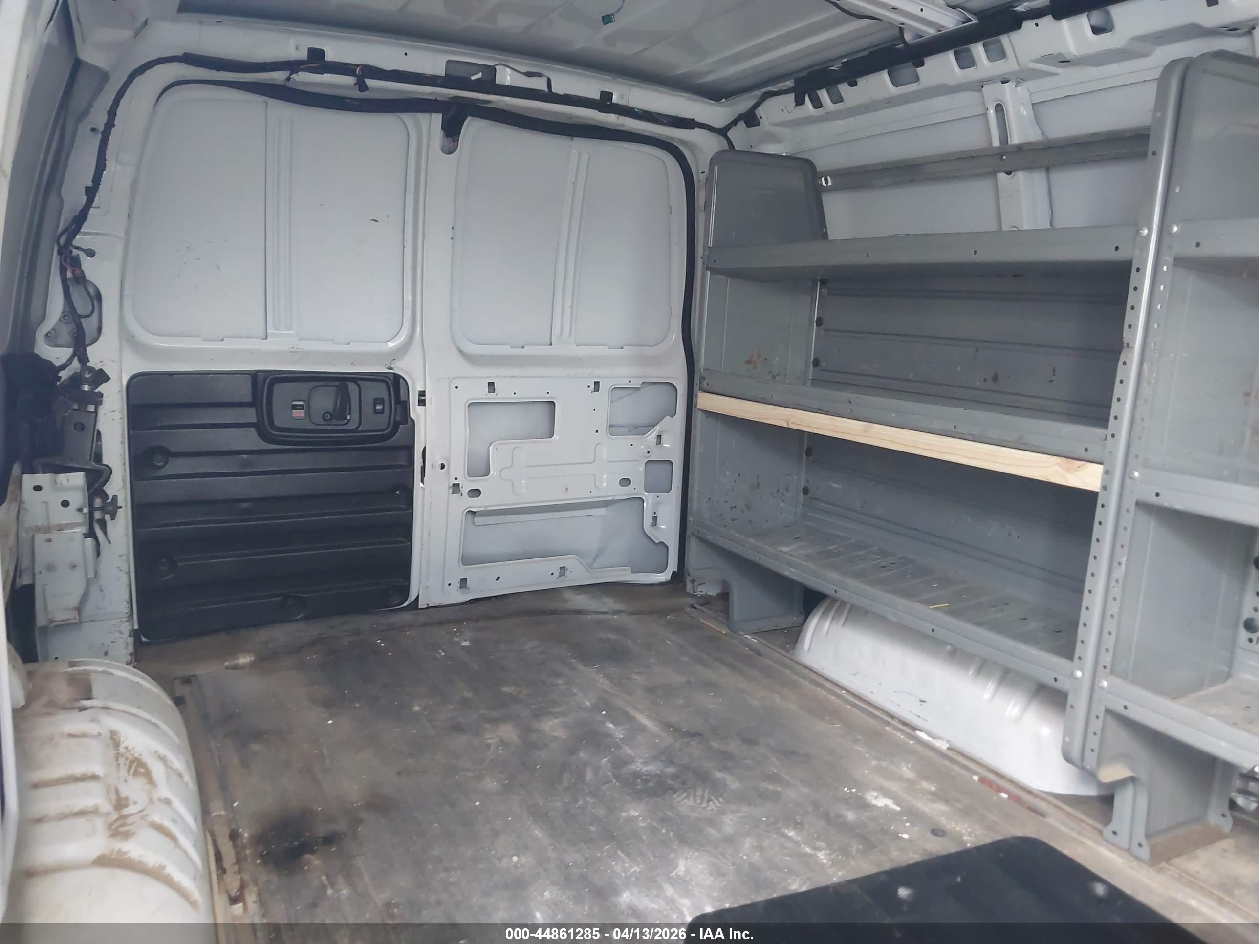 CHEVROLET EXPRESS image 8