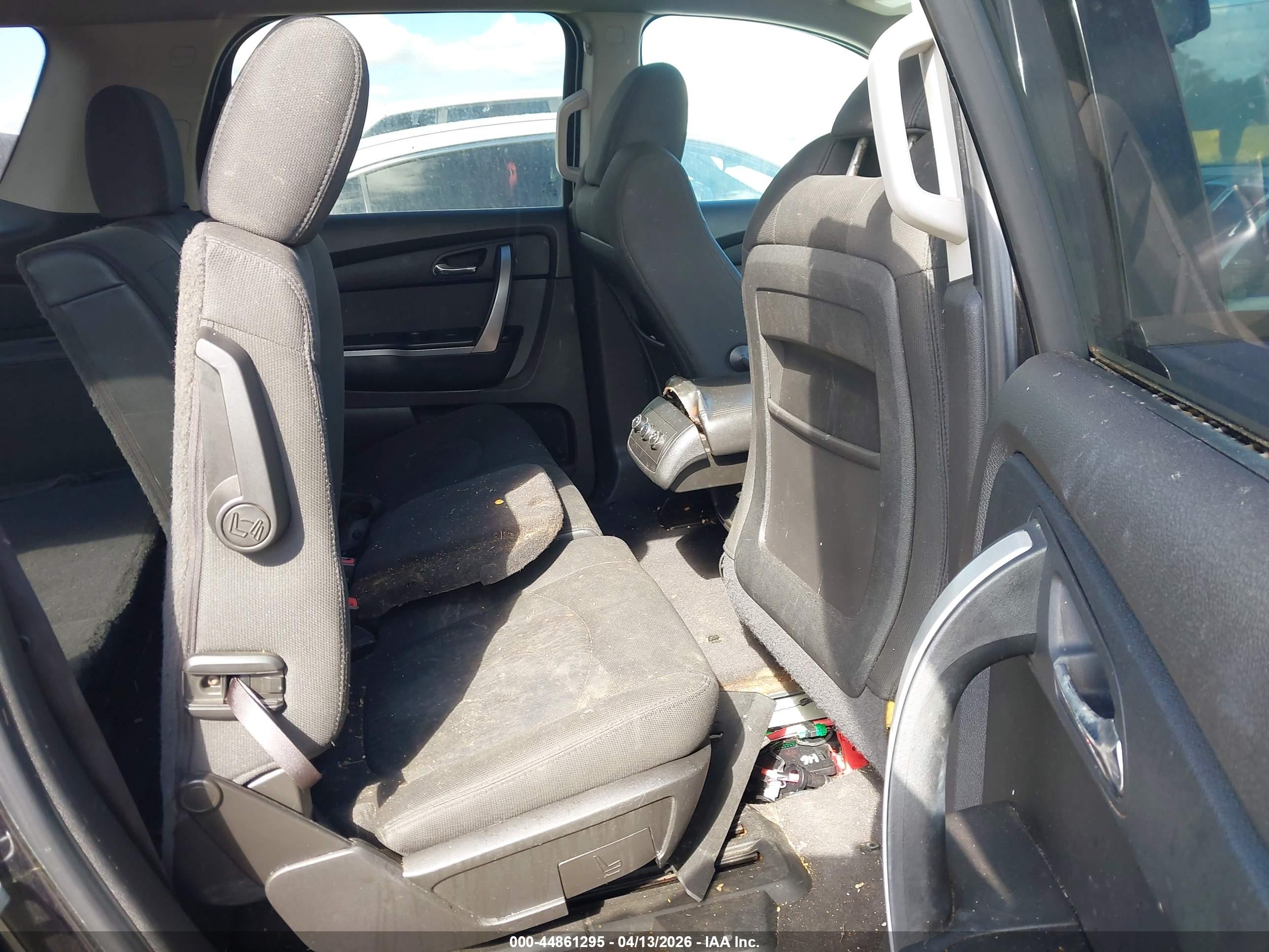 GMC ACADIA image 8