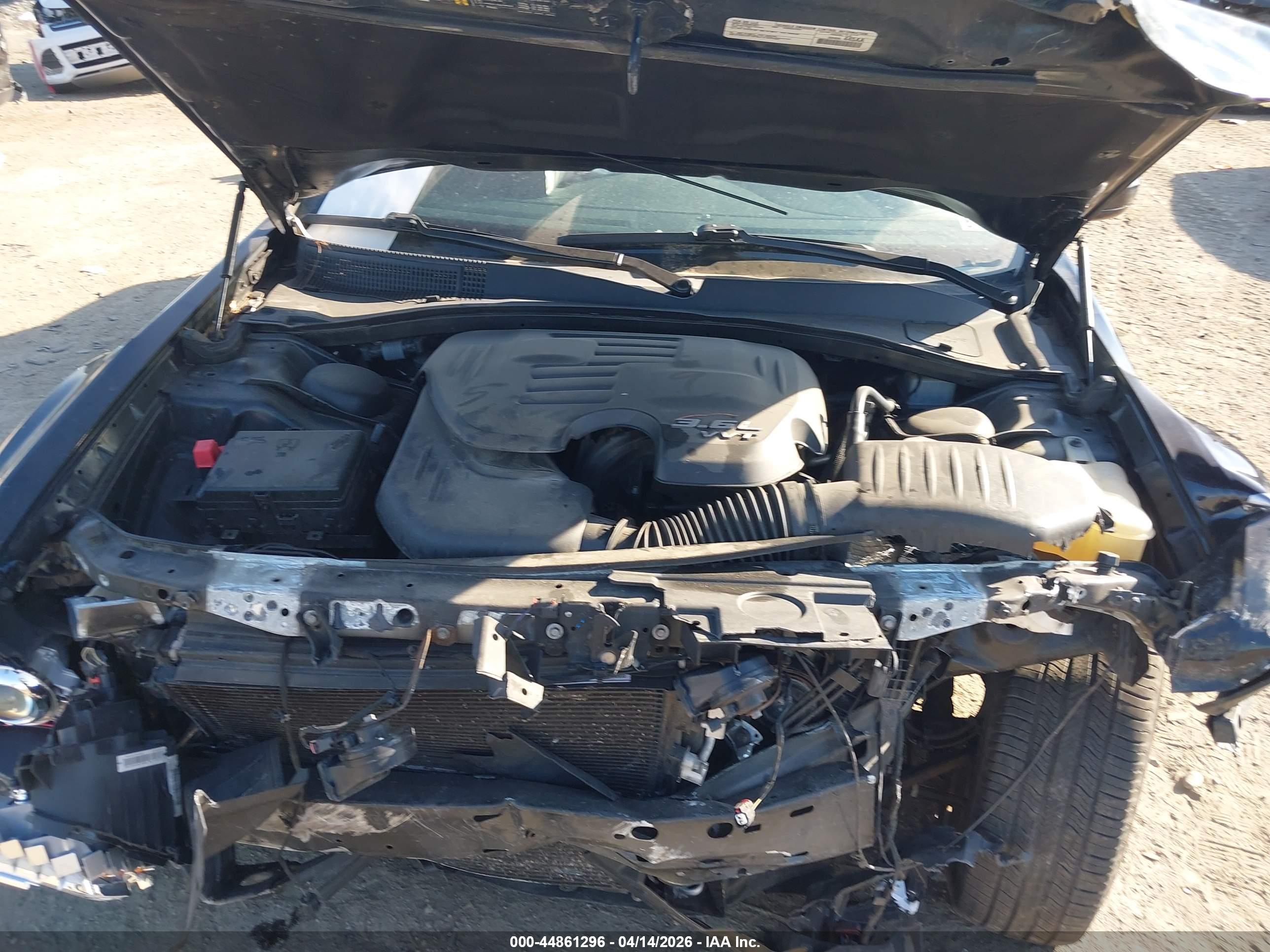 CHRYSLER 300 image 10