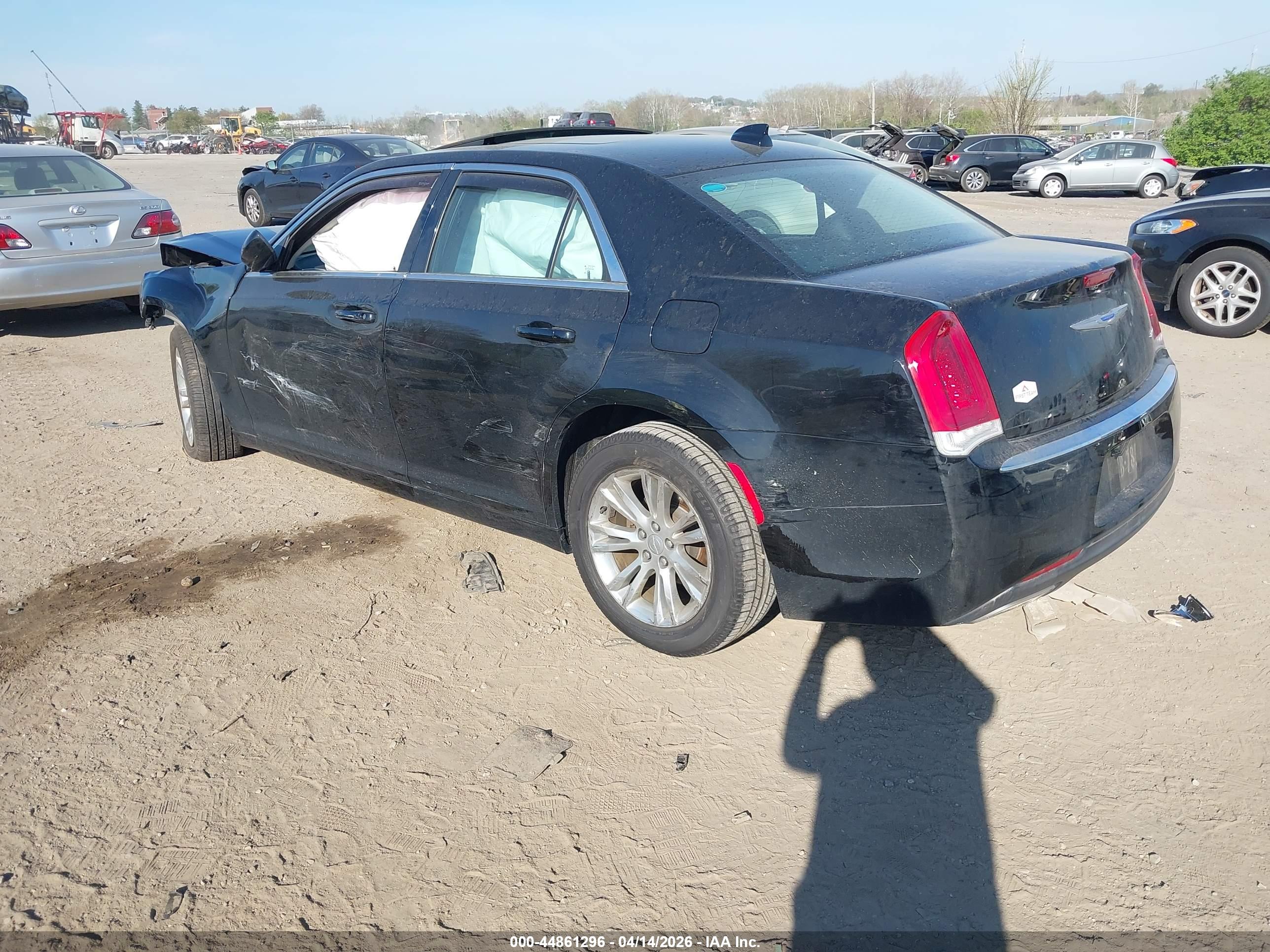 CHRYSLER 300 image 3