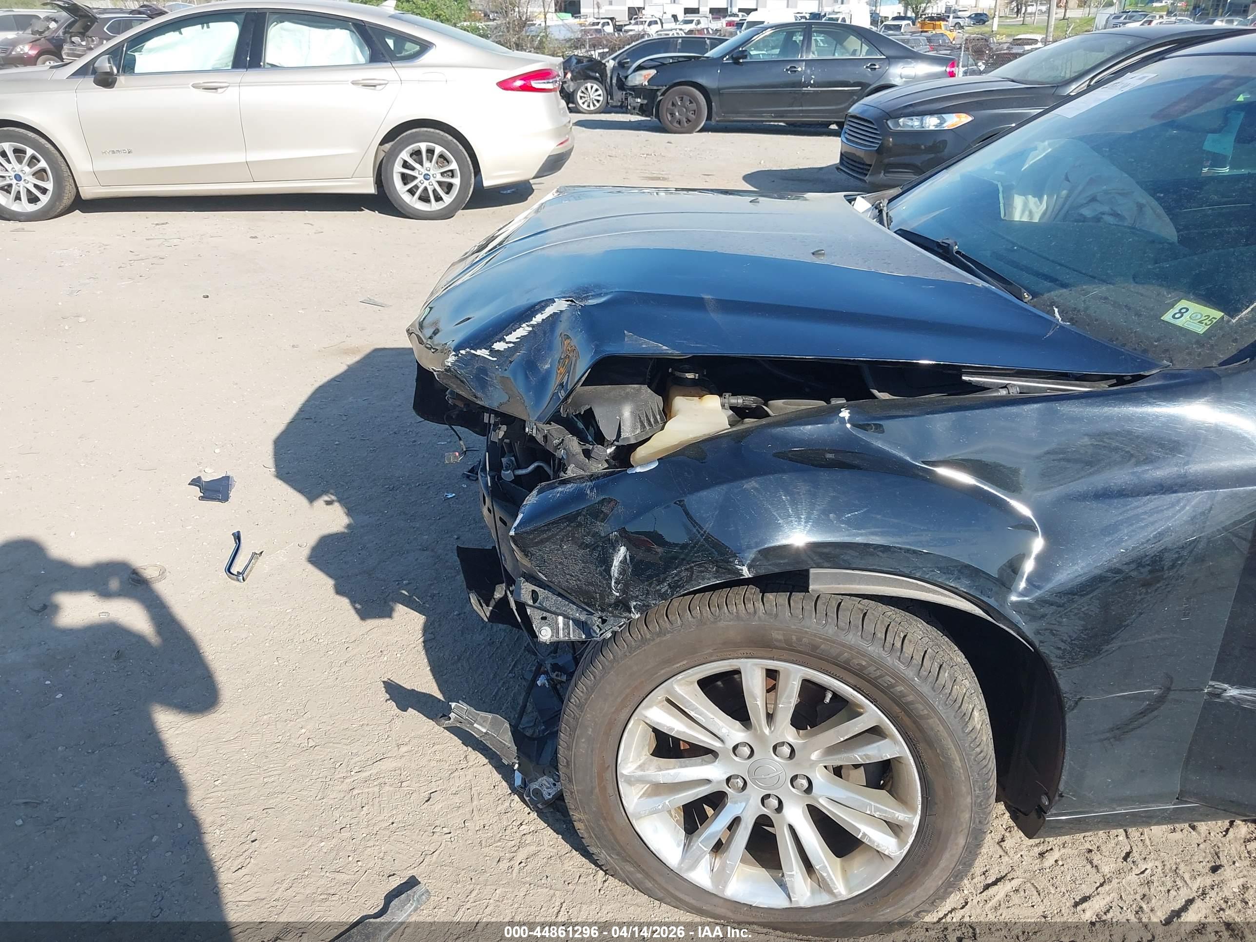 CHRYSLER 300 image 6