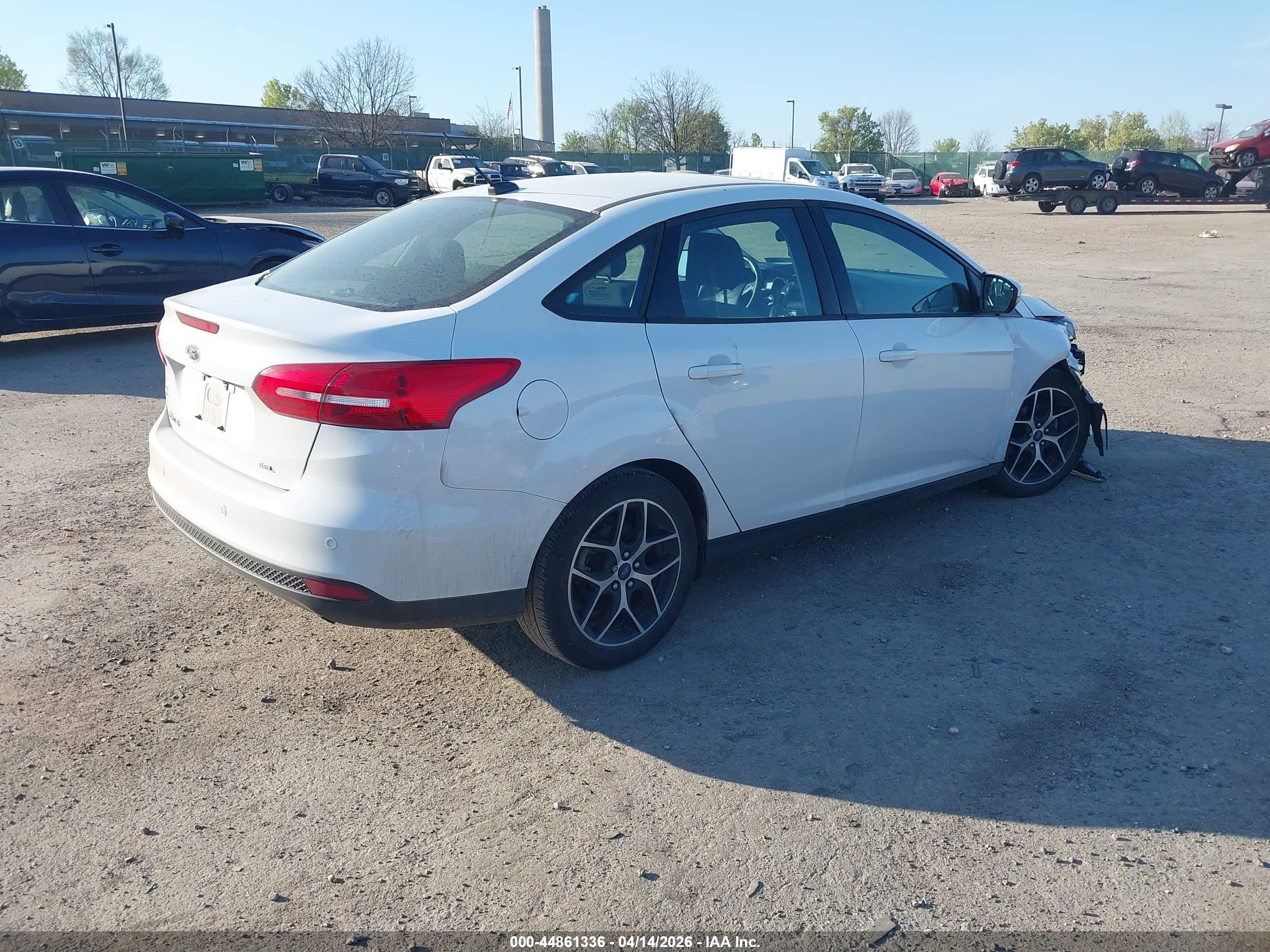 FORD FOCUS image 4