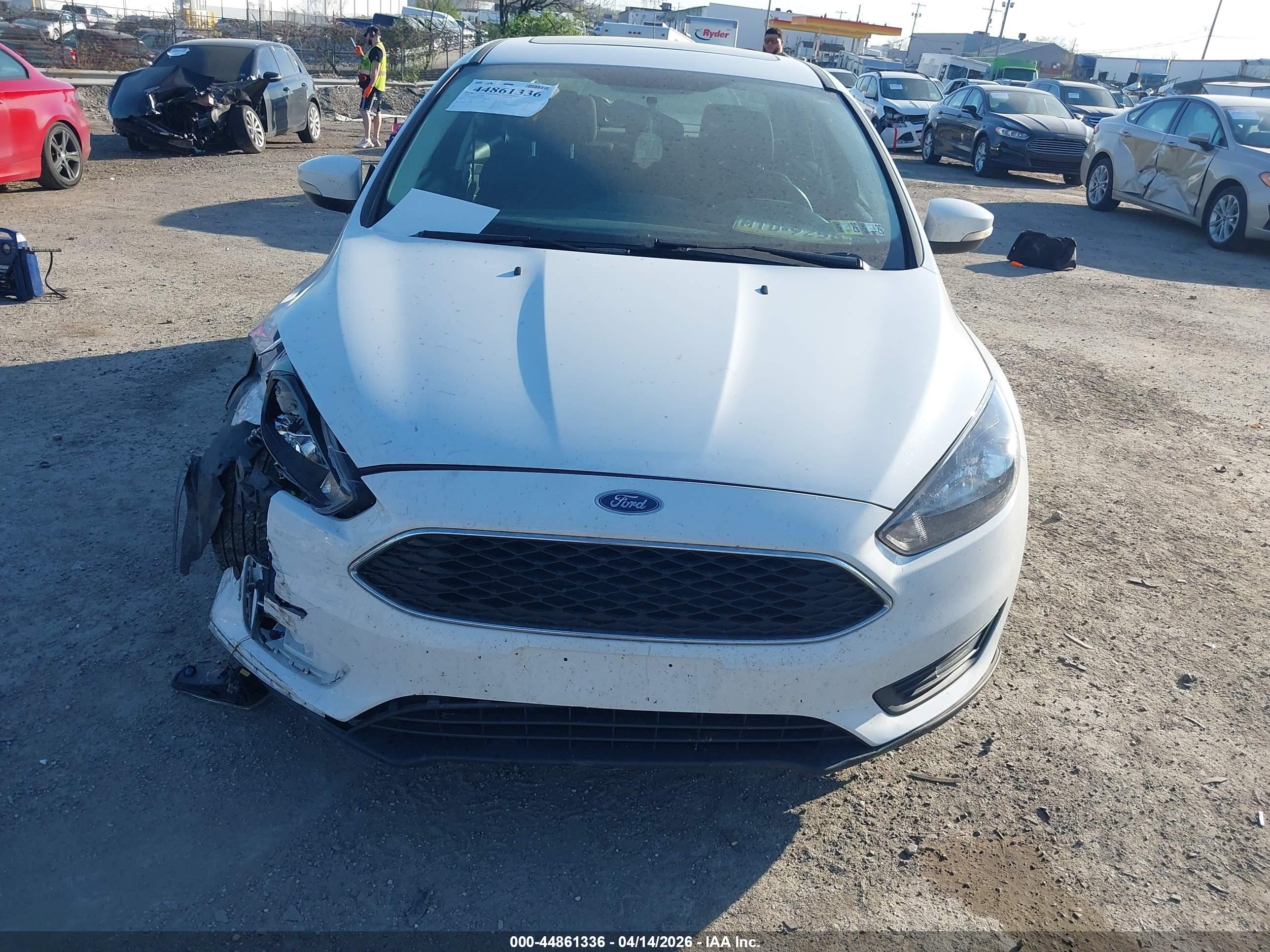 FORD FOCUS image 6